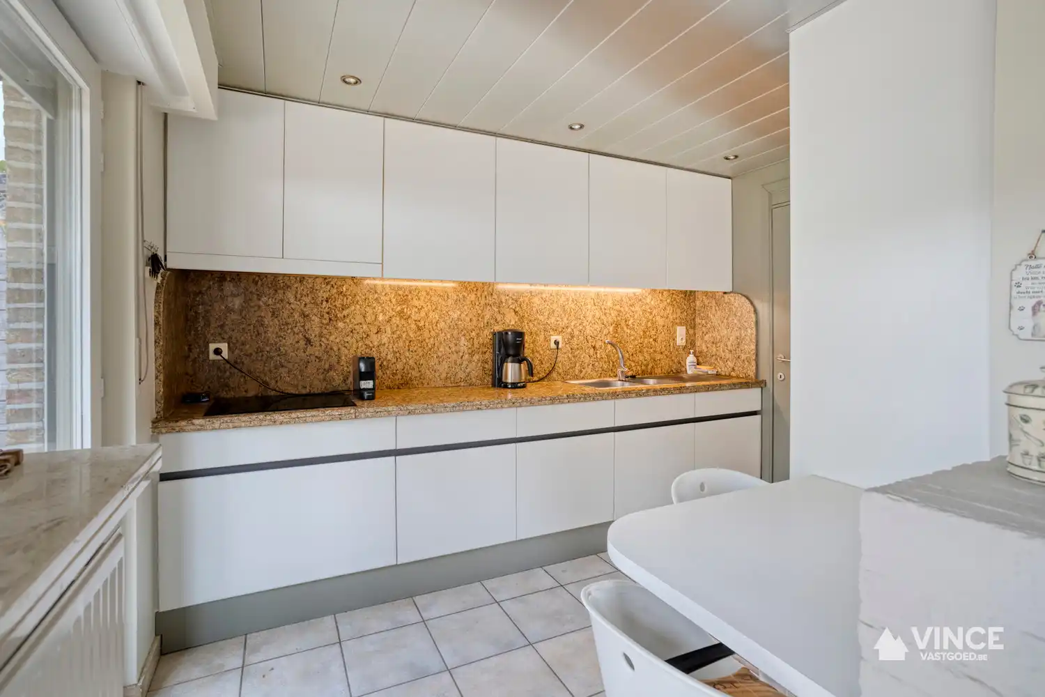 Instapklare, half-open woning met tuin in hartje Mariaburg foto 10
