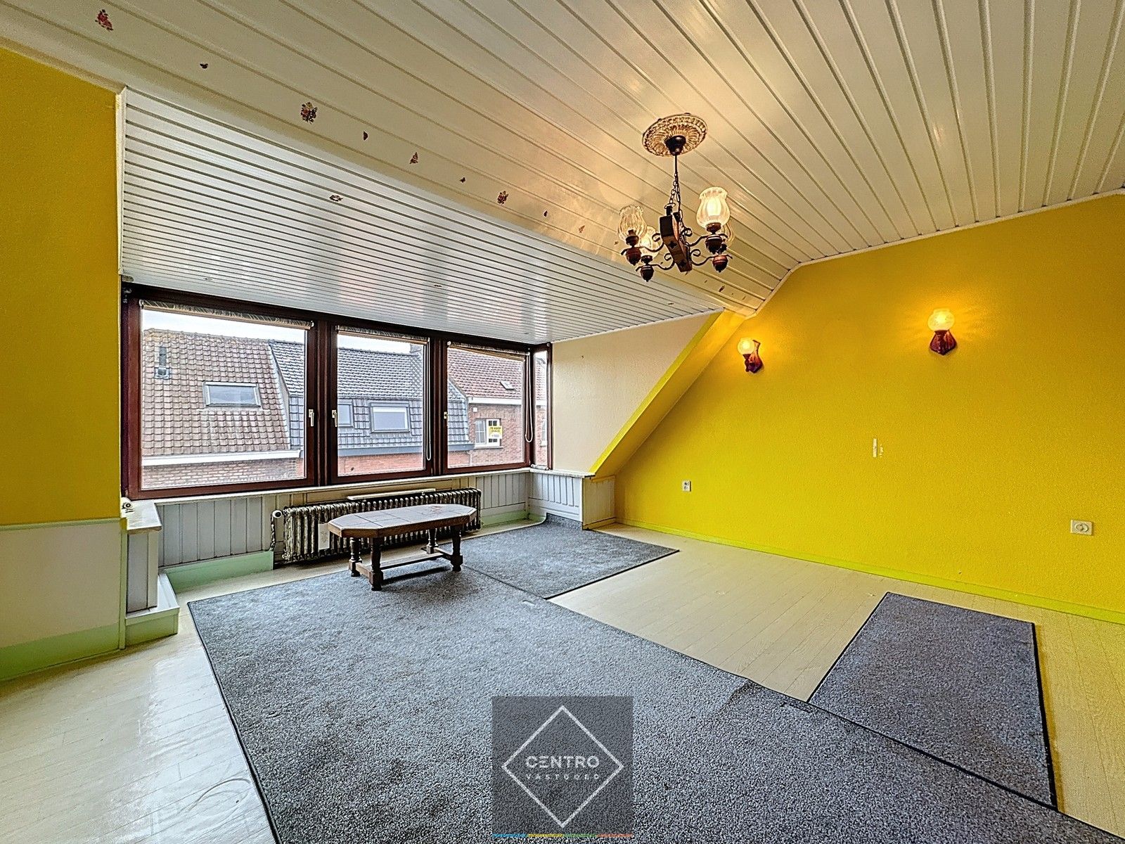 Op te frissen woning met ruime garage/opslagplaats en 3 slpks te Sint-Andries! foto 10