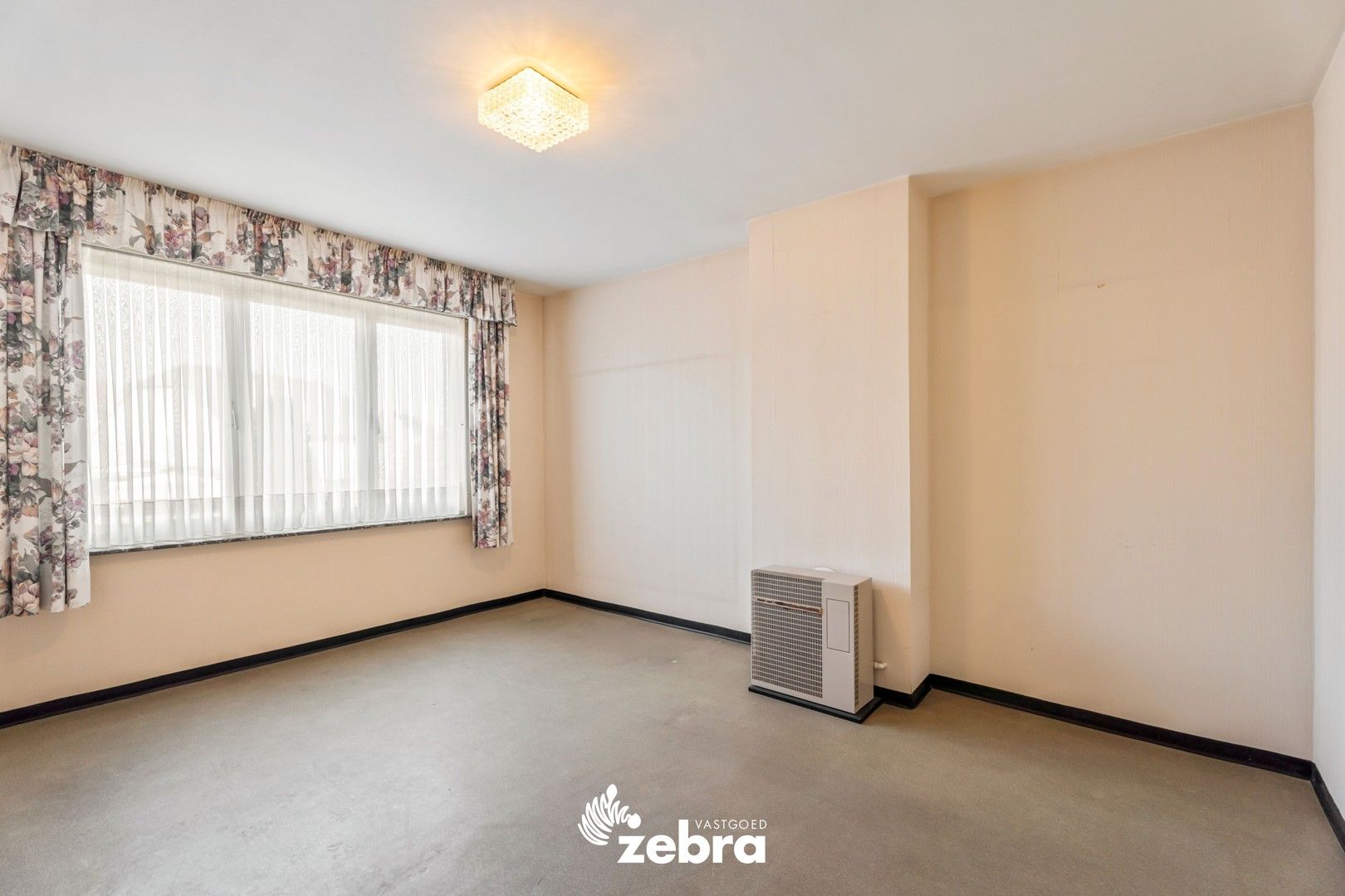 Te renoveren HOB in het centrum van Izegem! foto 12