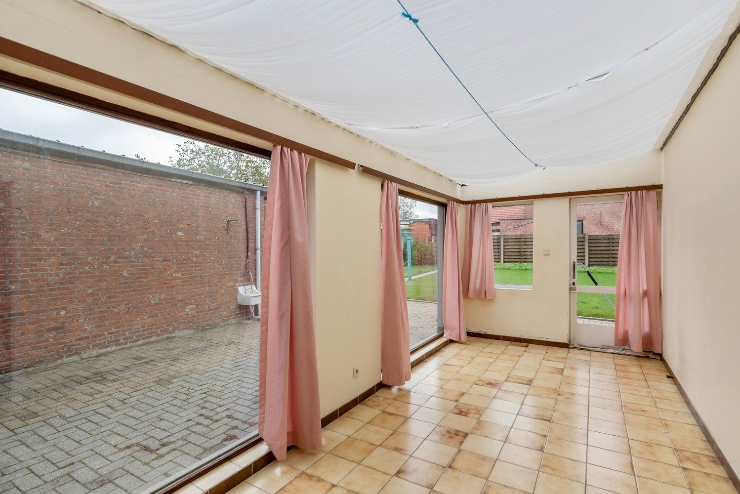 Ruime halfopen bebouwing foto 10