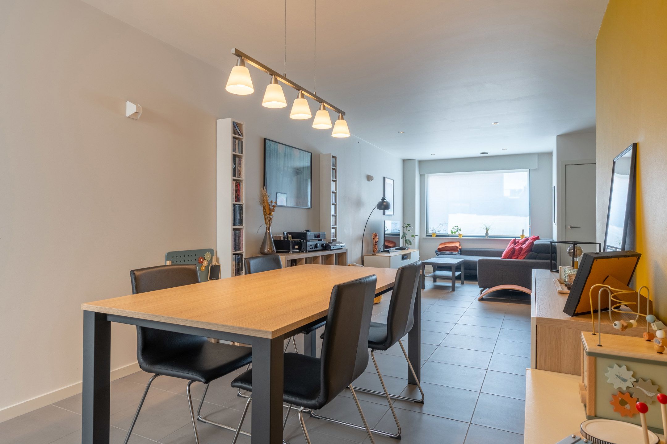 Volledig vernieuwde  woning met garage op rustige ligging  foto 11