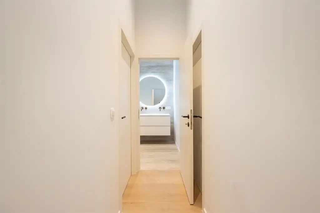 Gerenoveerd duplex appartement met terras foto 9