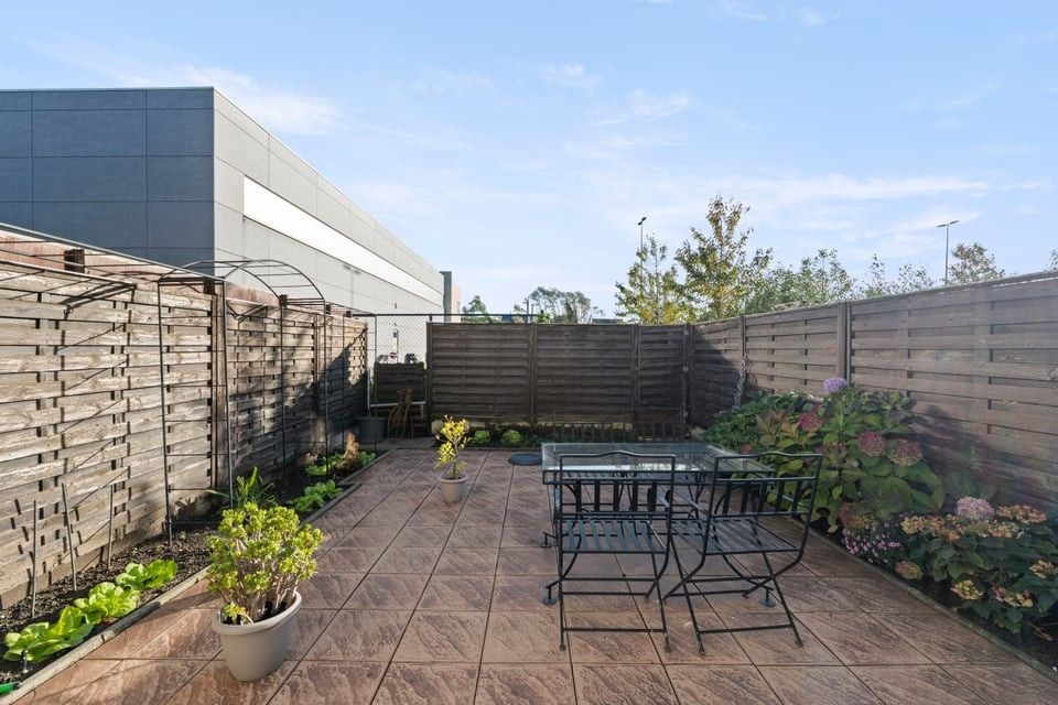 CHARMANTE, INSTAPKLARE WONING MET 3 SLAAPKAMERS, GROTE ZOLDER EN GEEZELLIGE BUITENRUIMTE foto 5