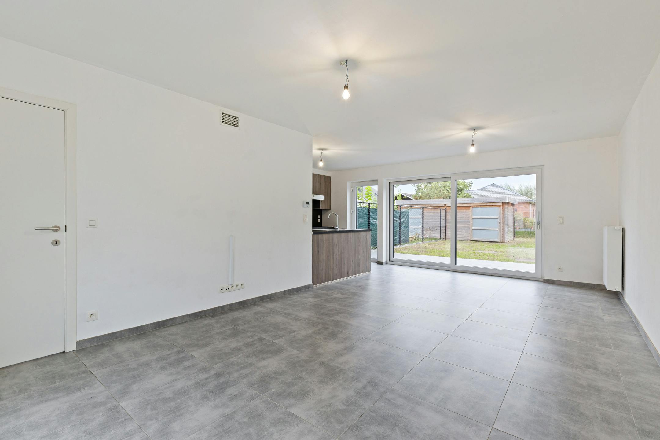 Instapklare woning met carport te koop in centrum Eeklo foto 4