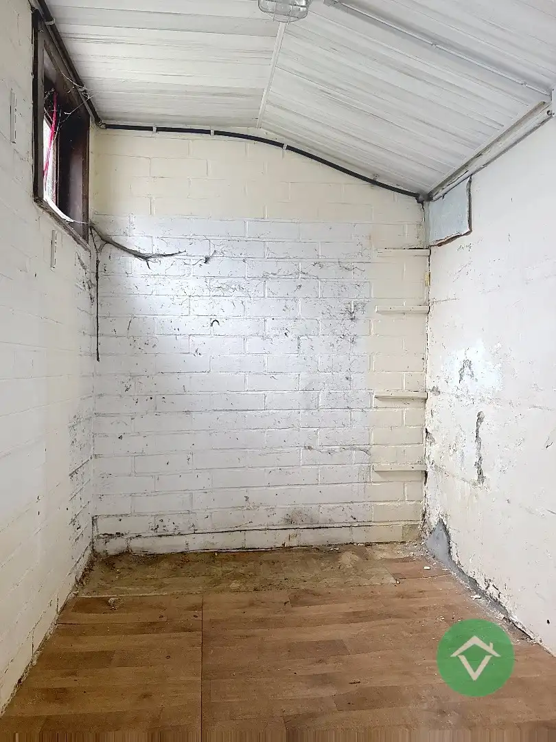 Woning met kleine loods te Gistel  foto 6