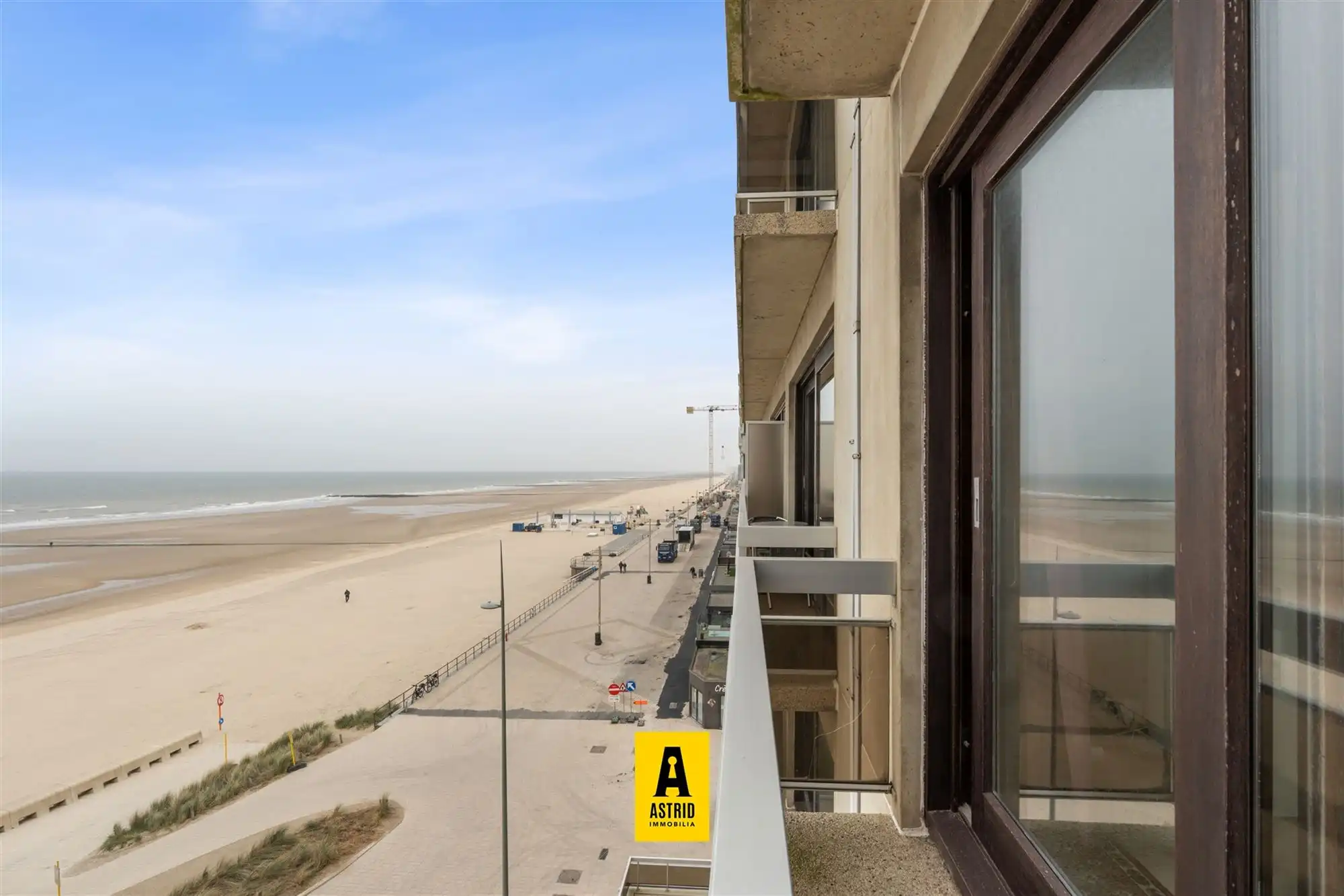 Studio met frontaal zeezicht op topligging! foto 16