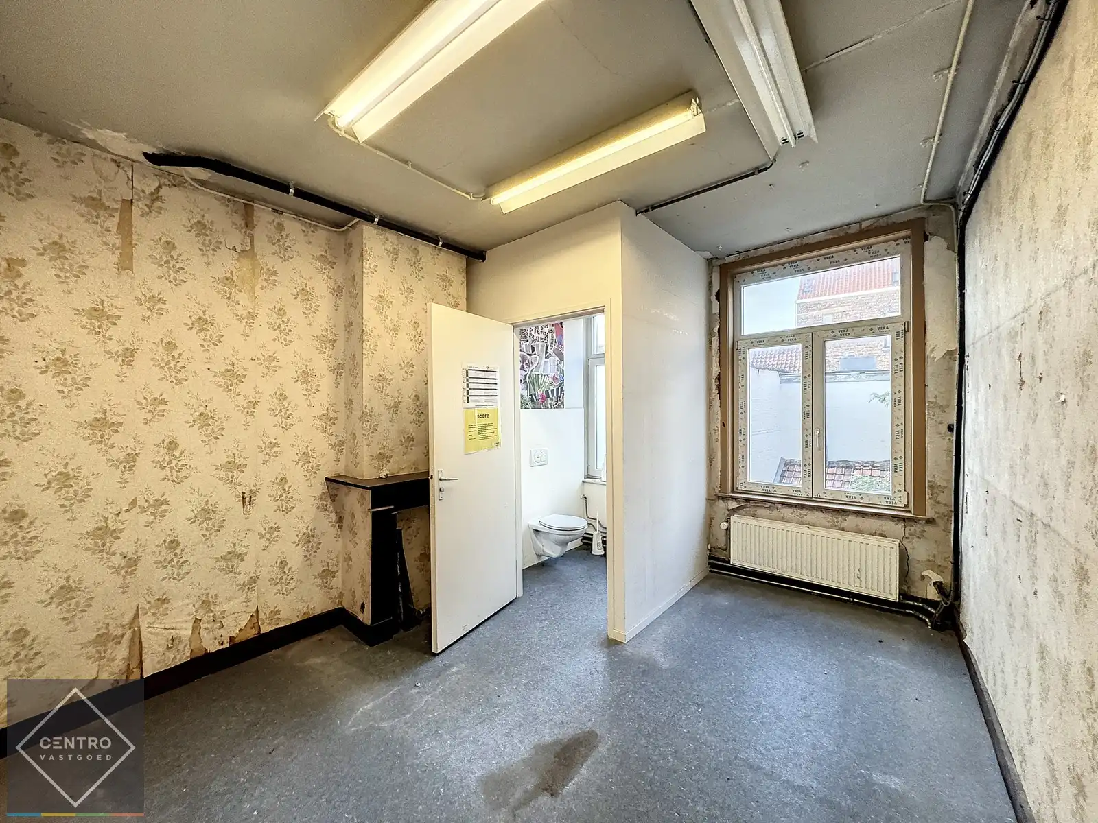 Instapklaar HANDELSPAND (4 verdiepingen) op AAA-locatie (Zuidzandstraat) in het historisch centrum van Brugge! foto 8