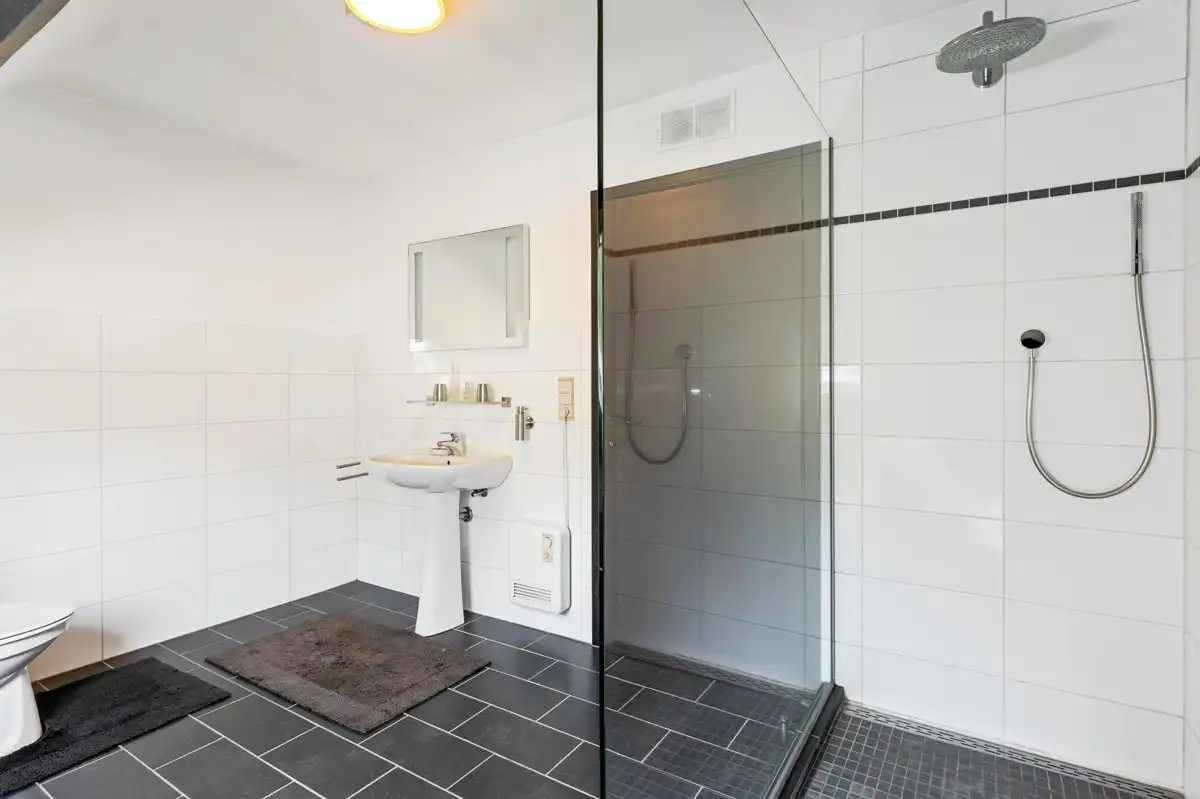 Ruime gezinswoning op 1135 m² met mogelijkheid tot 5 slaapkamers vlakbij het centrum van Zoersel. foto 18