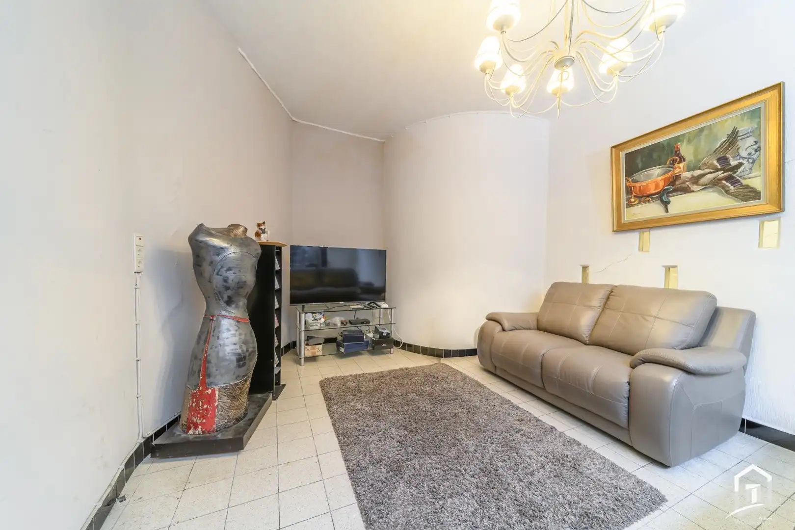 Multifunctionele woning met ruime garage foto 9