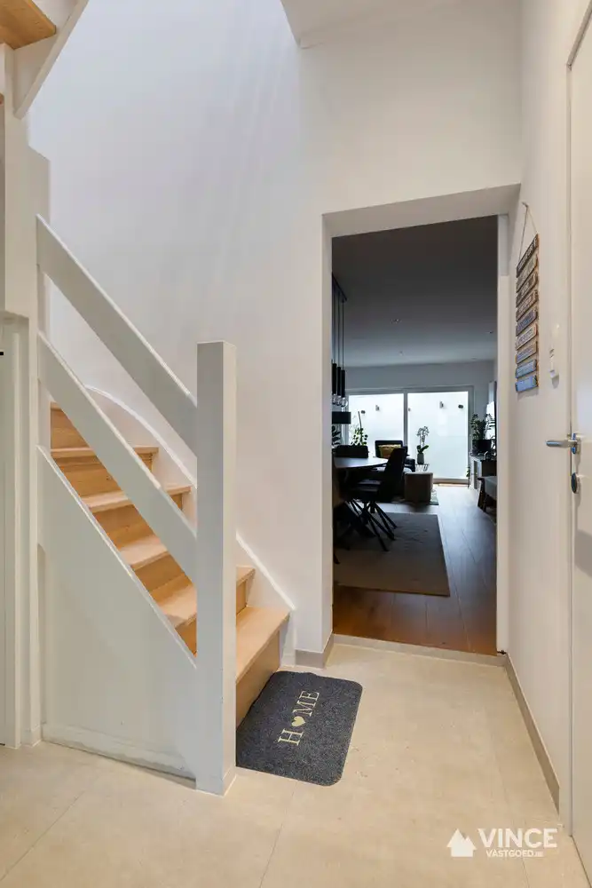 Volledig gerenoveerde en instapklare woning met terras foto 8