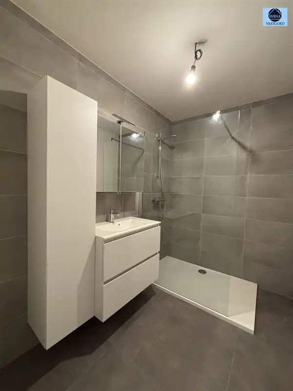 NIEUWBOUWWONING MET 4 SLAAPKAMERS EN GARAGE. foto 11