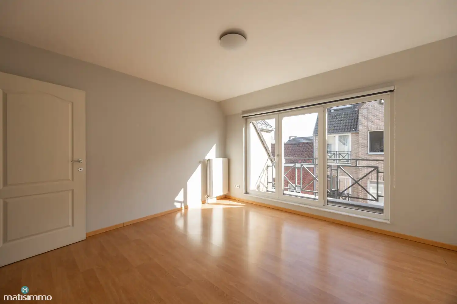INSTAPKLAAR APPARTEMENT MET 2 SLAAPKAMERS, 3 BALKONS, ZOLDERBERGING (+ OPTIONEEL:  CREËREN VAN AUTOSTAANPLAATS) foto 13