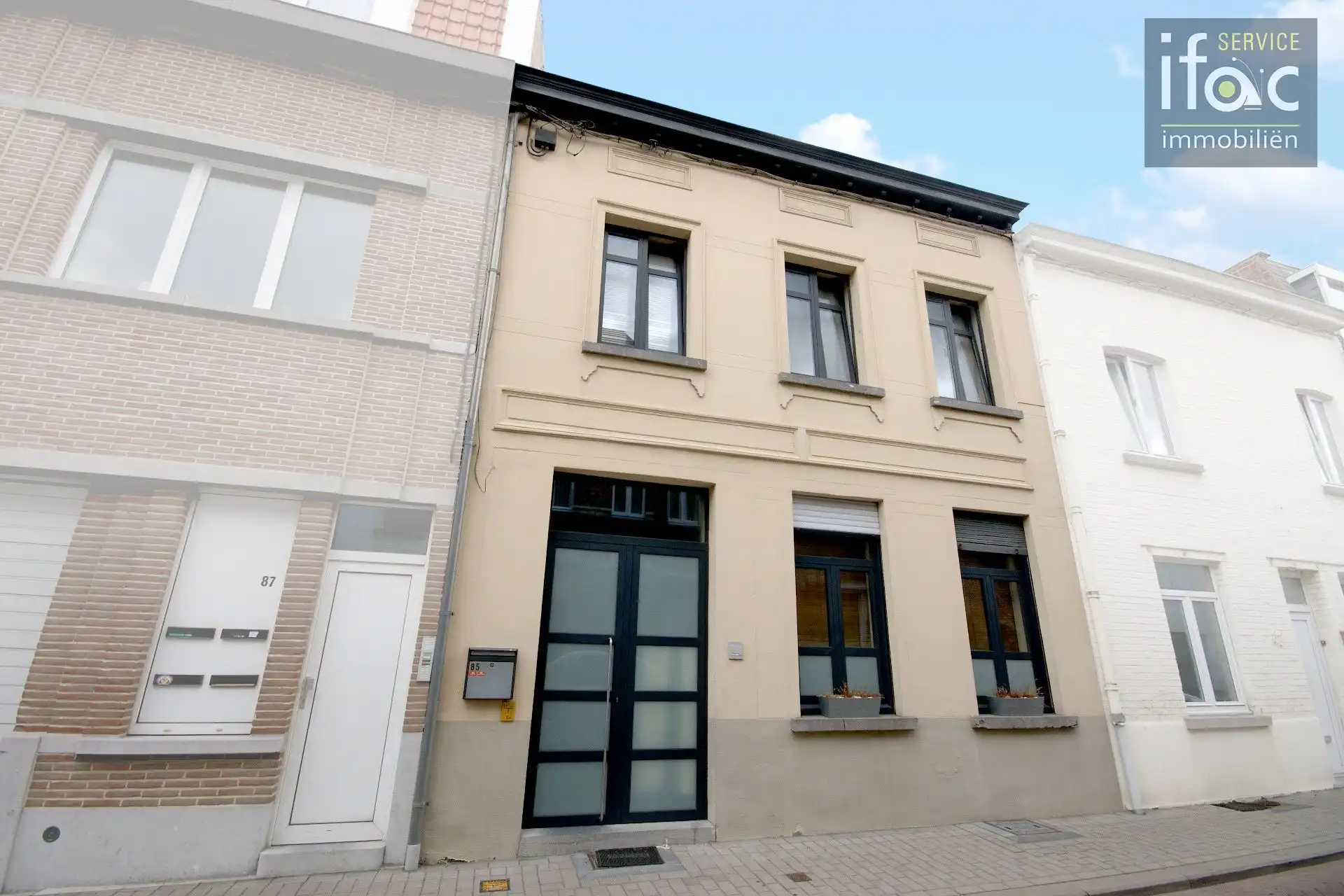 Charmante stadswoning met tuin  foto {{pictureIndex}}