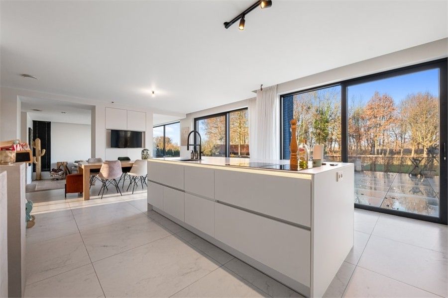 MAGNIFIEKE OPEN BEBOUWING MET GROOT ZWEMBAD EN 400M² AAN BEWOONBARE OPPERVLAKTE IN HET GEZELLIGE WELLEN foto 19