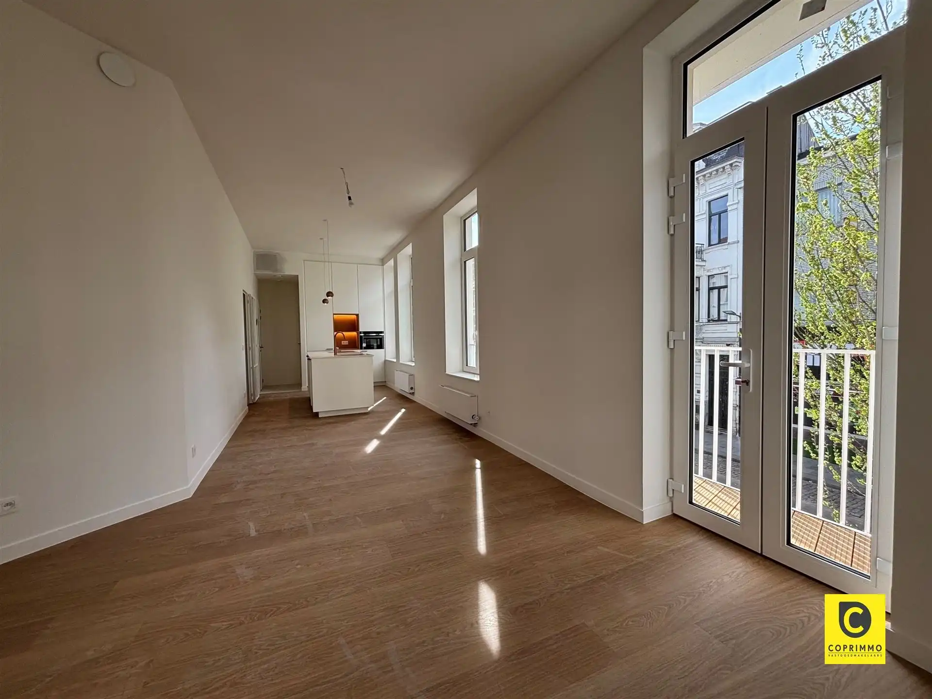 Gerenoveerd 2 slp app met terras! foto 4