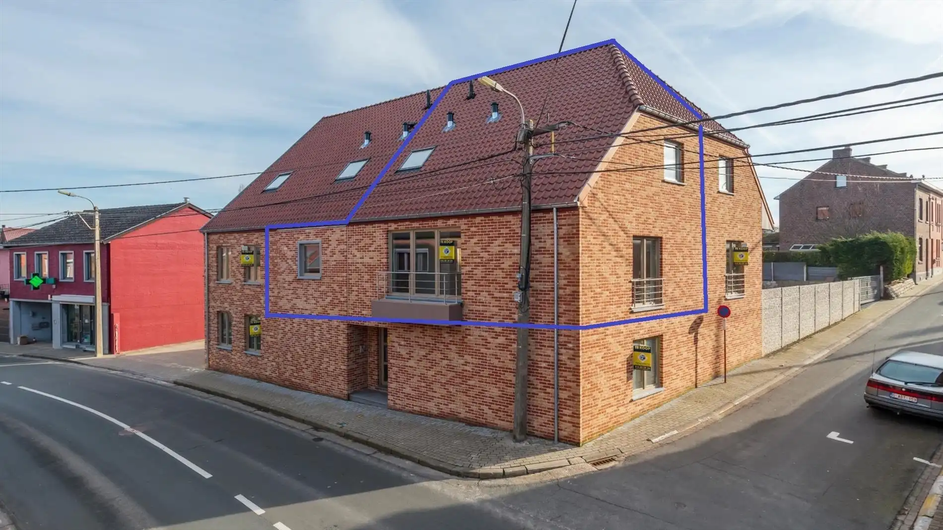 Energiezuinig duplexapp. met 2 slpks, terras en autostaanplaats foto {{pictureIndex}}