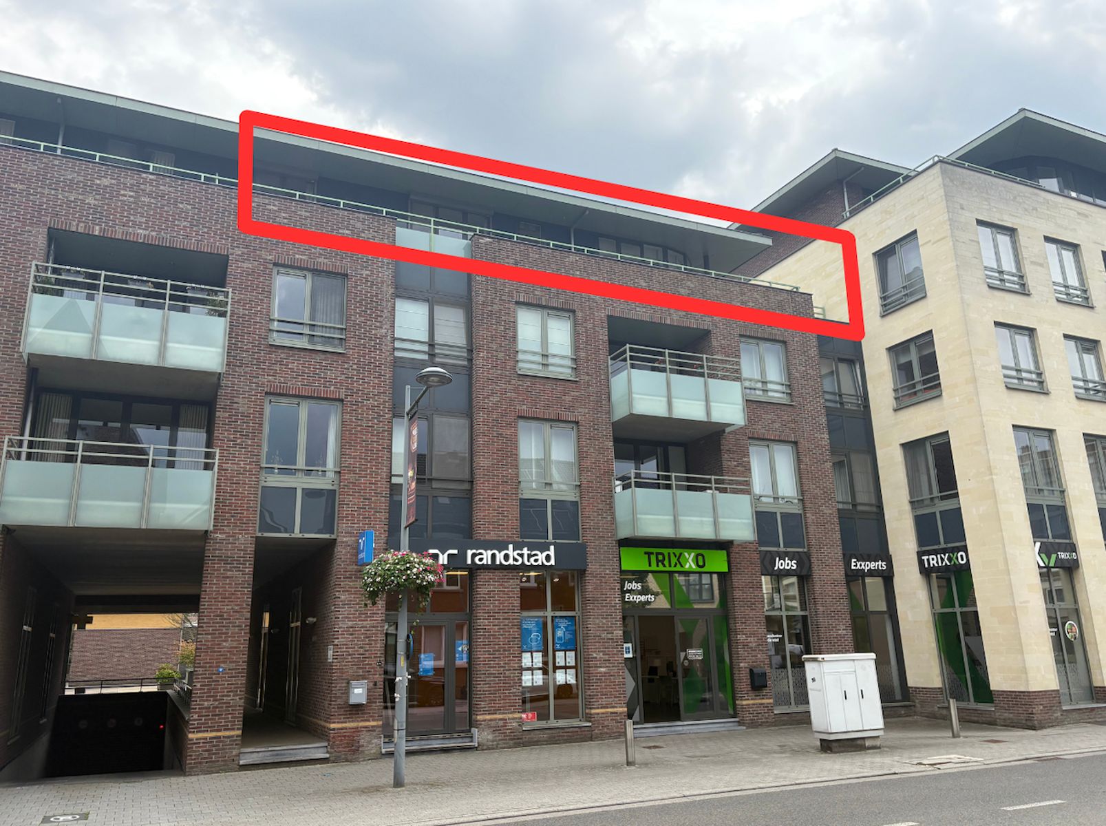 Ruim appartement in het centrum van Bree foto {{pictureIndex}}