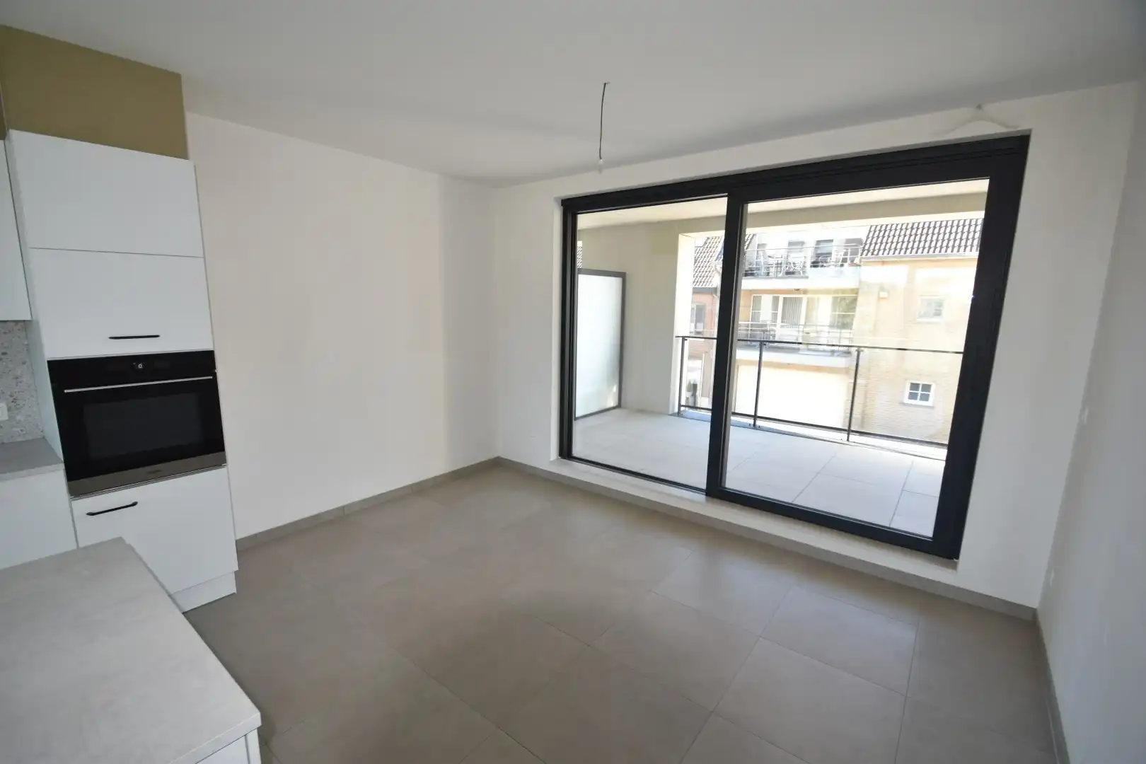 Modern ingericht appartement aan rand van centrum foto 7