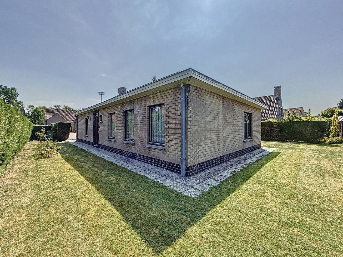 Te renoveren vrijstaande bungalow nabij de jachthaven van Nieuwpoort. foto 6