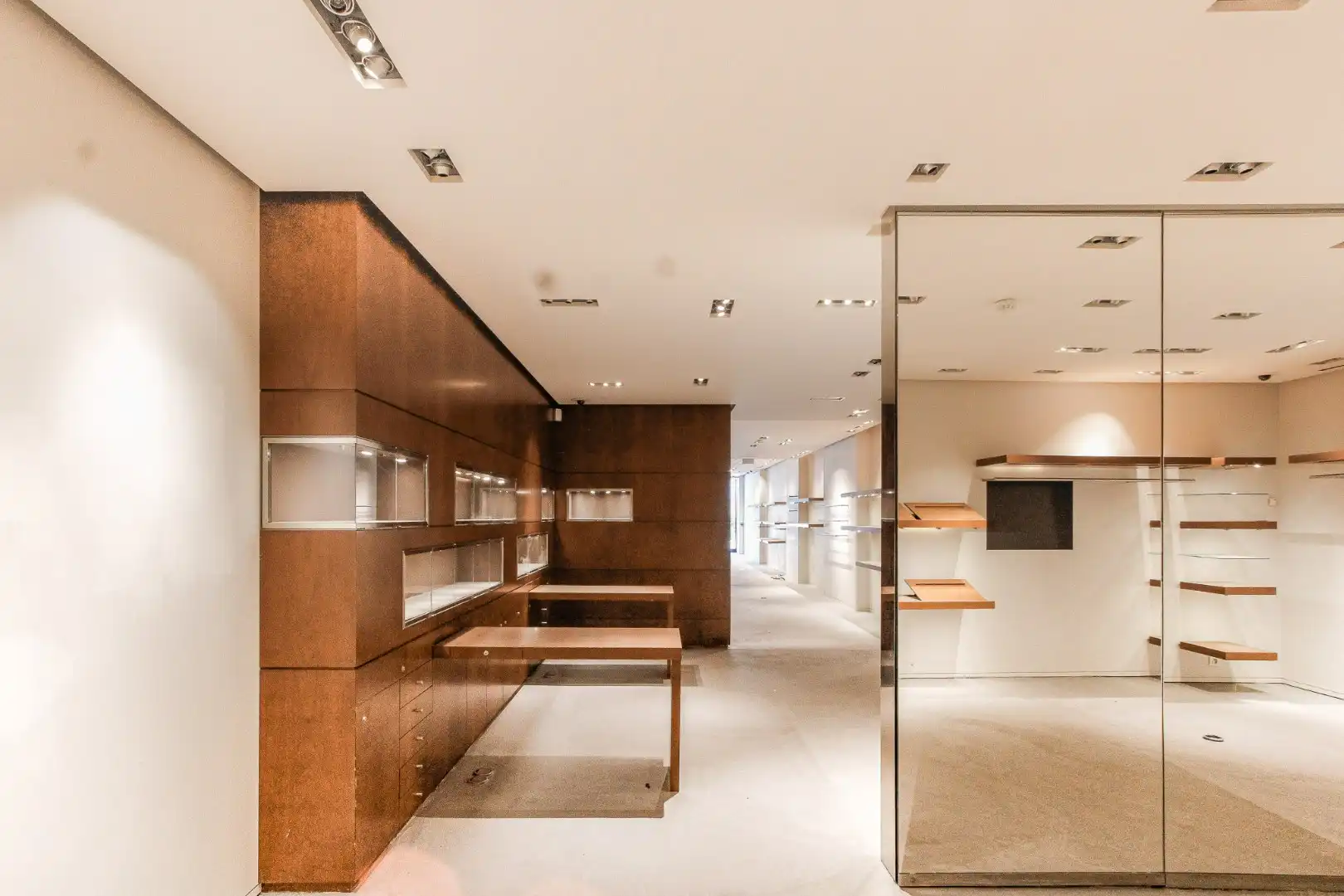 Handelsruimte te huur Kustlaan 207, Knokke-Heist (Het Zoute) foto 2