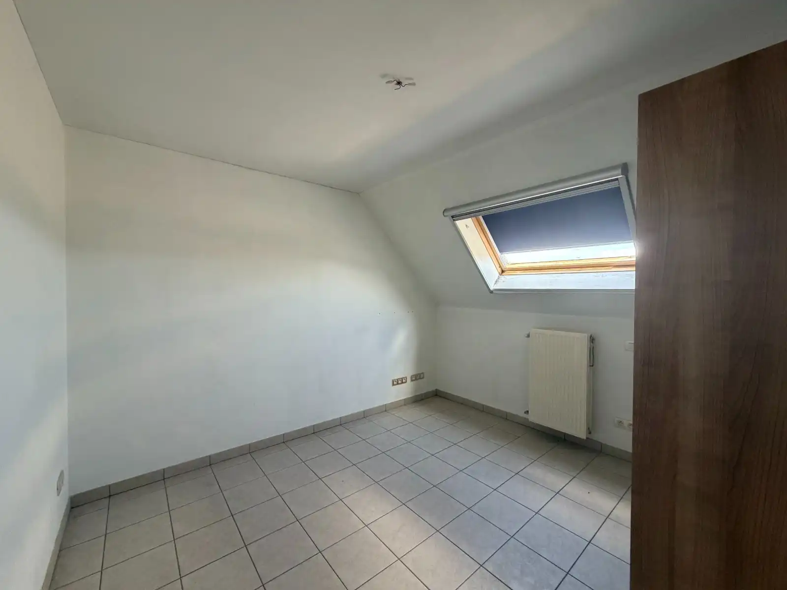 RUIME WONING MET 4 SLAAPKAMERS, 2 BADKAMERS, 2 GARAGES EN LANDELIJK UITZICHT foto 12
