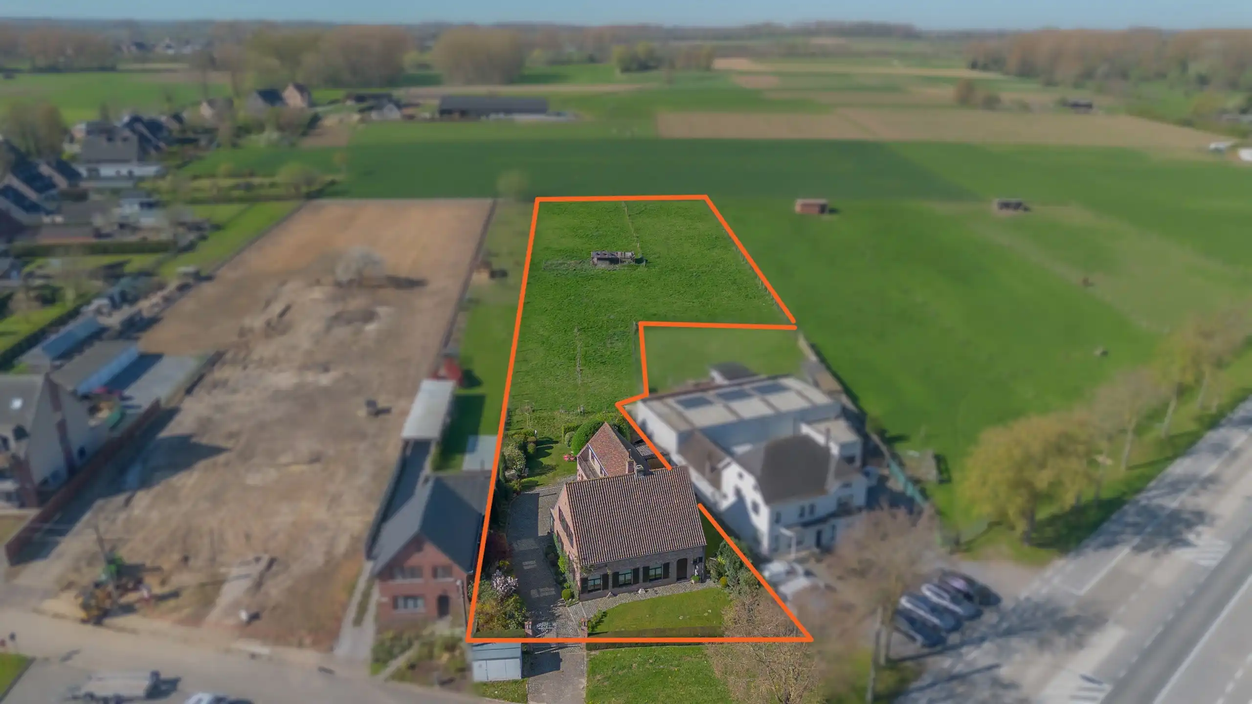  ERONDEGEM-Verzorgde 4-gevelwoning met achterliggende weide foto 3