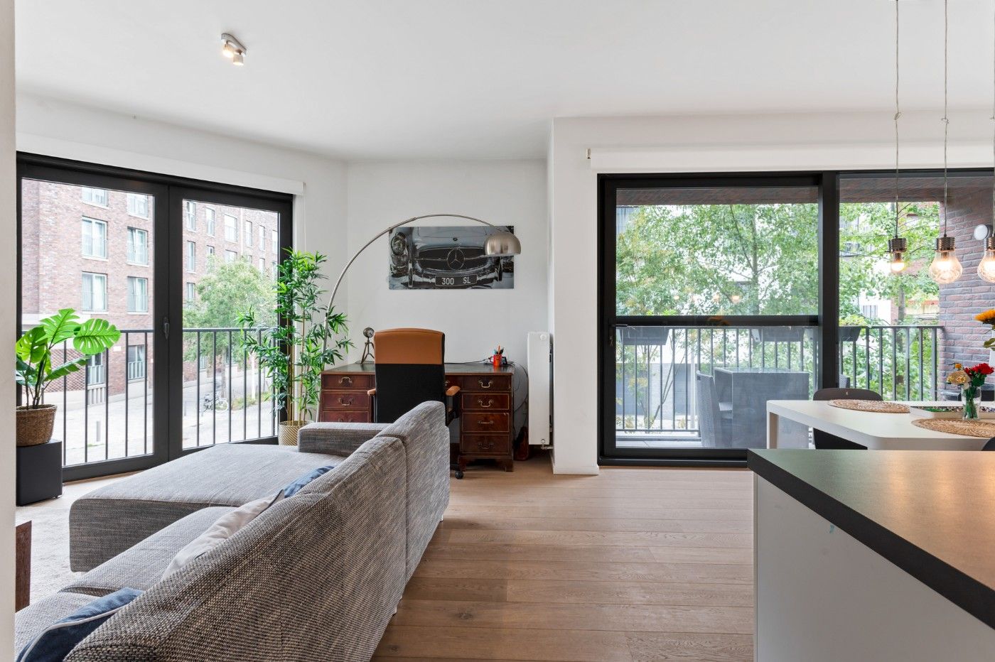 Recent app. op 1e verd. met 2 slpk. in Cadix-buurt te Antwerpen foto 4