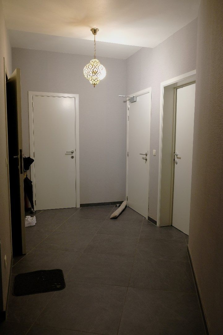 Stijlvol gerenoveerd appartement op de 1e verdieping met 3 slaapkamers in het centrum van Zottegem foto 4