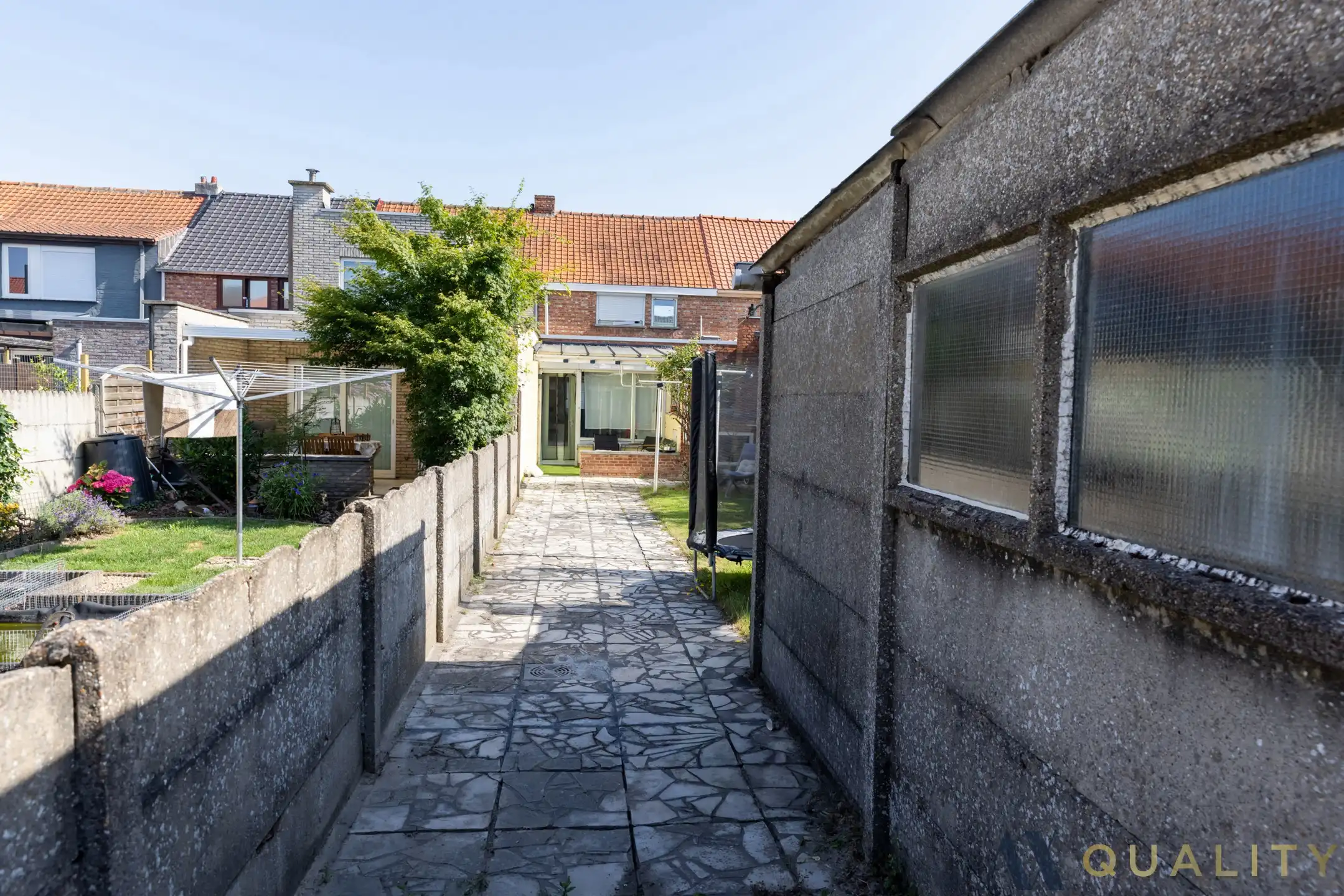 Gesloten bebouwing met tuin nabij centrum Bornem foto 6