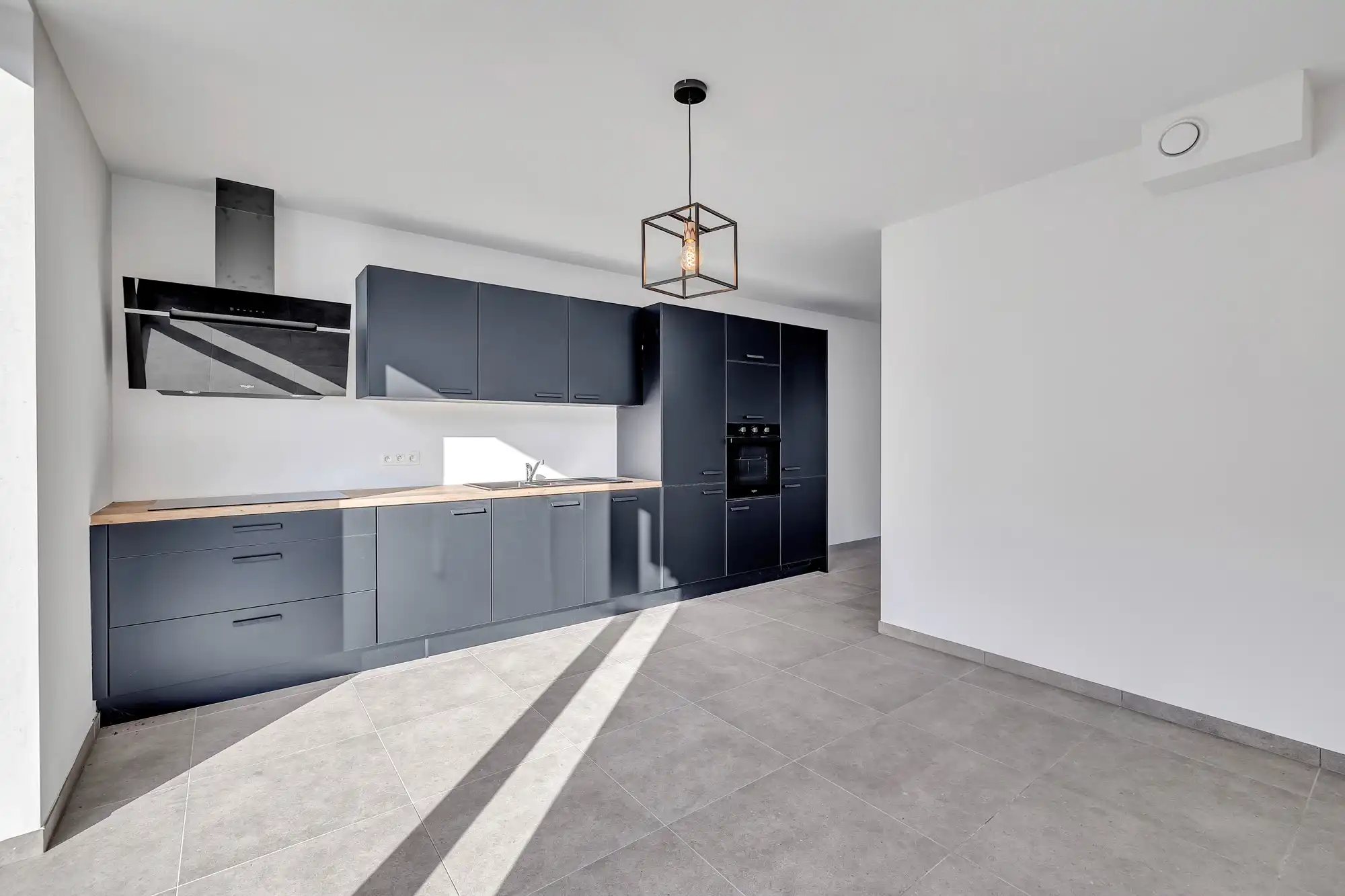 Volledig afgewerkte nieuwbouwwoning met 5 slaapkamers foto 4