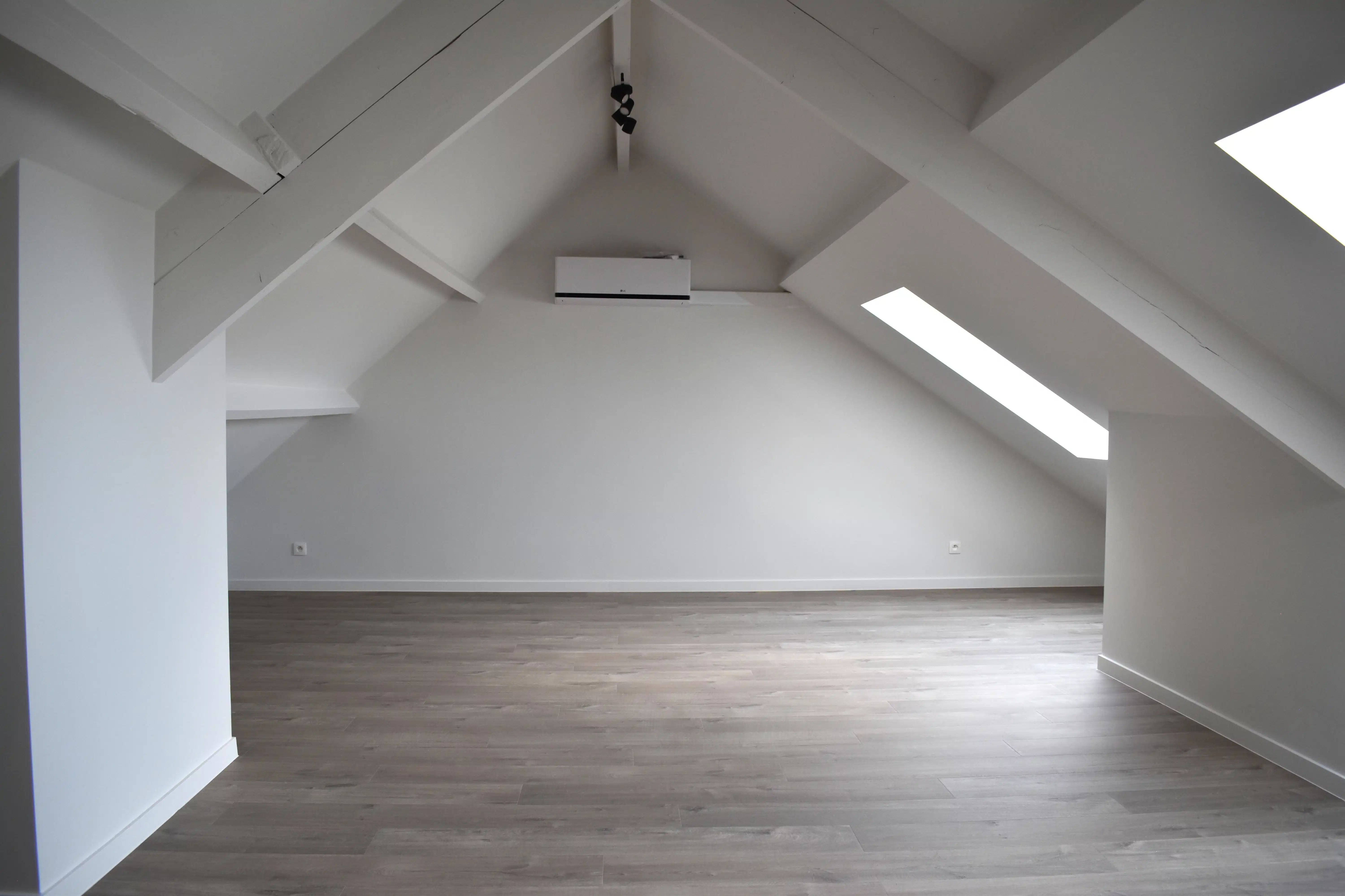 Dakappartement in het centrum van Sint-Truiden foto 2