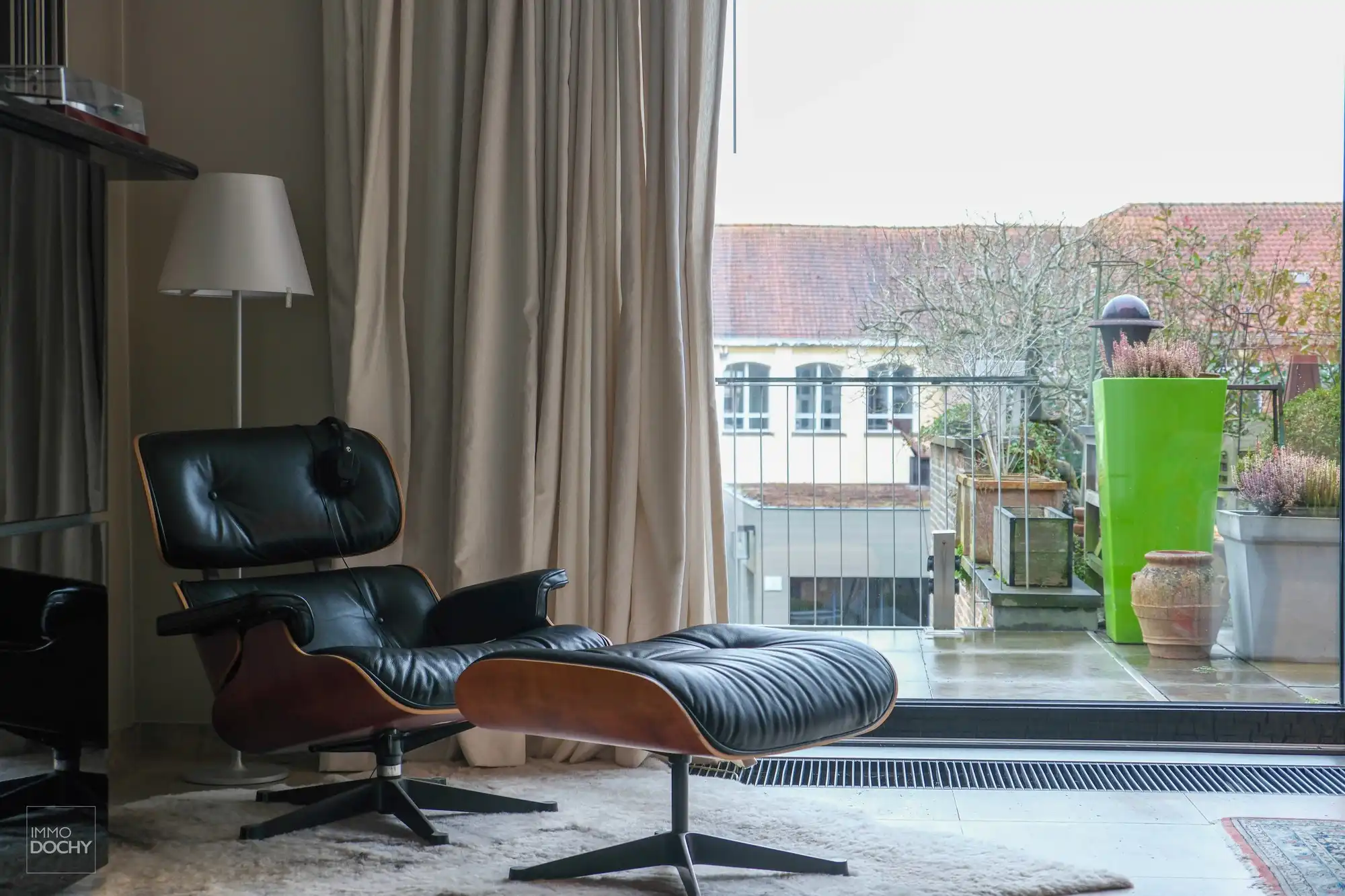 Heel ruime stadswoning met kantoren en tuin foto 8