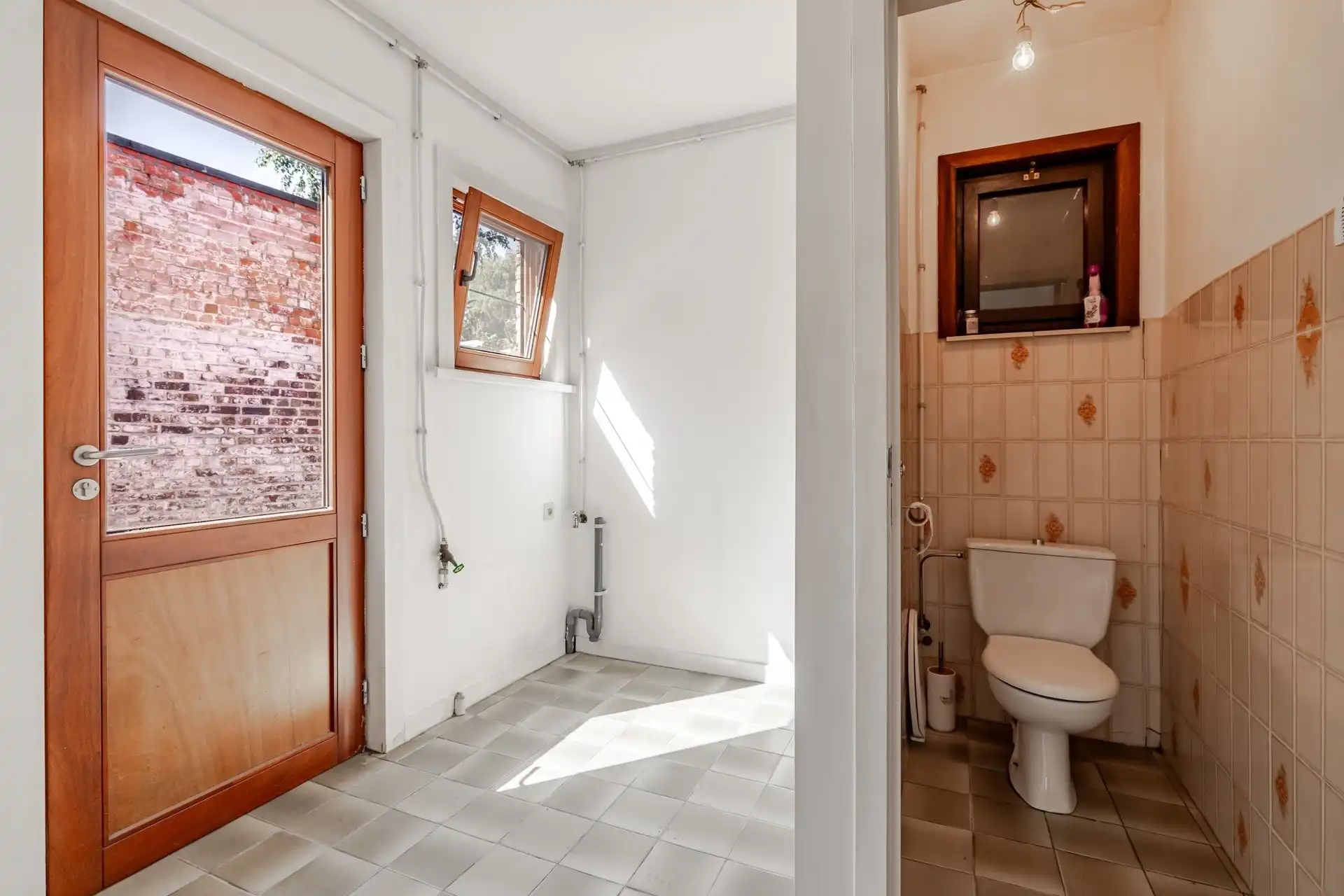 3-slaapkamerwoning met loods in het centrum van Wetteren foto 8