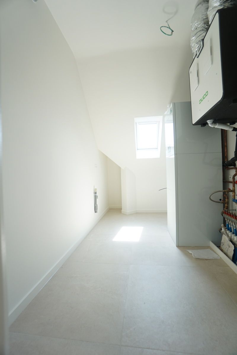 Ruim nieuw app. met 2 slpk. en groot terras op toplocatie! foto 11