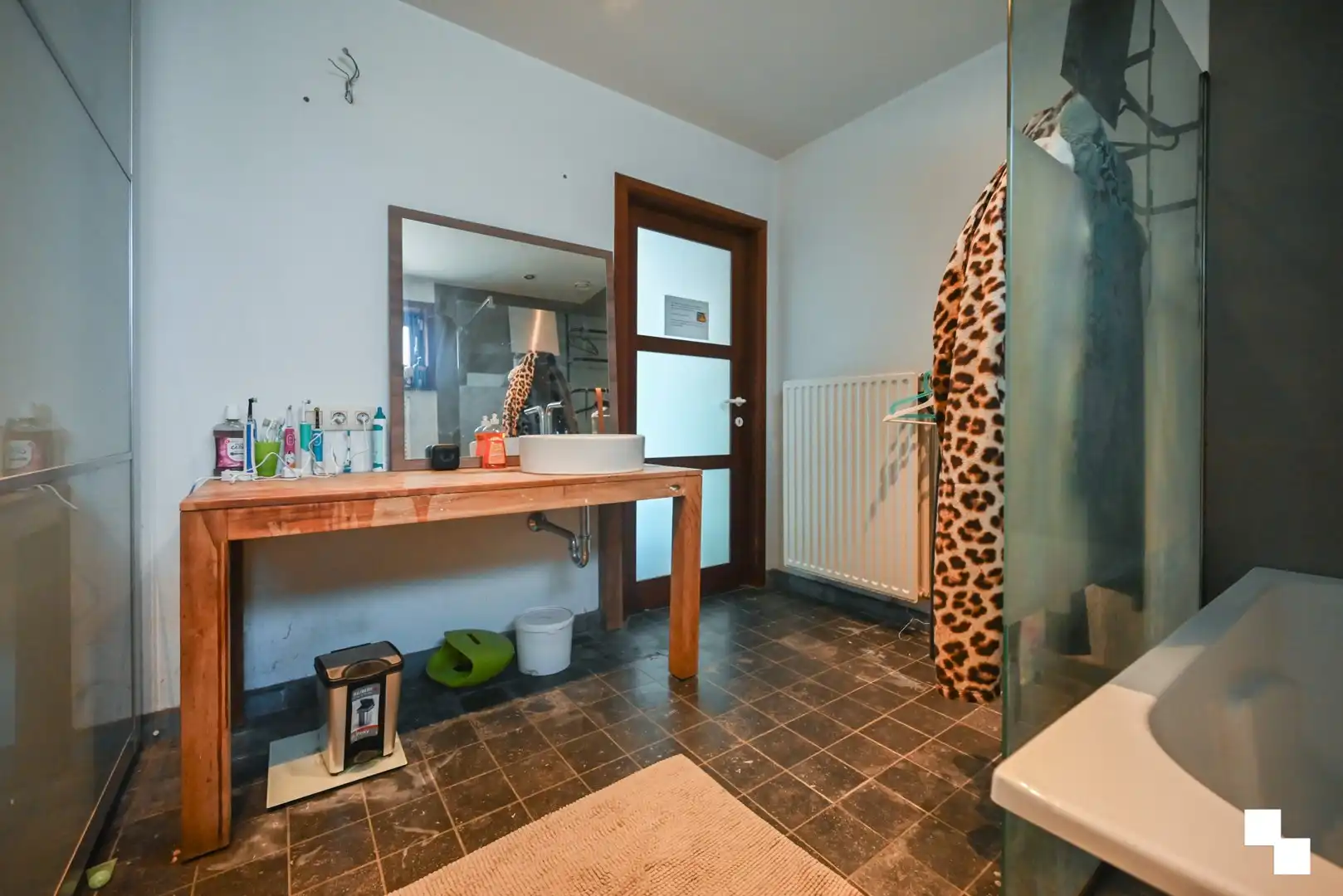 Ruime woonst met polyvalente ruimtes te Izegem foto 14