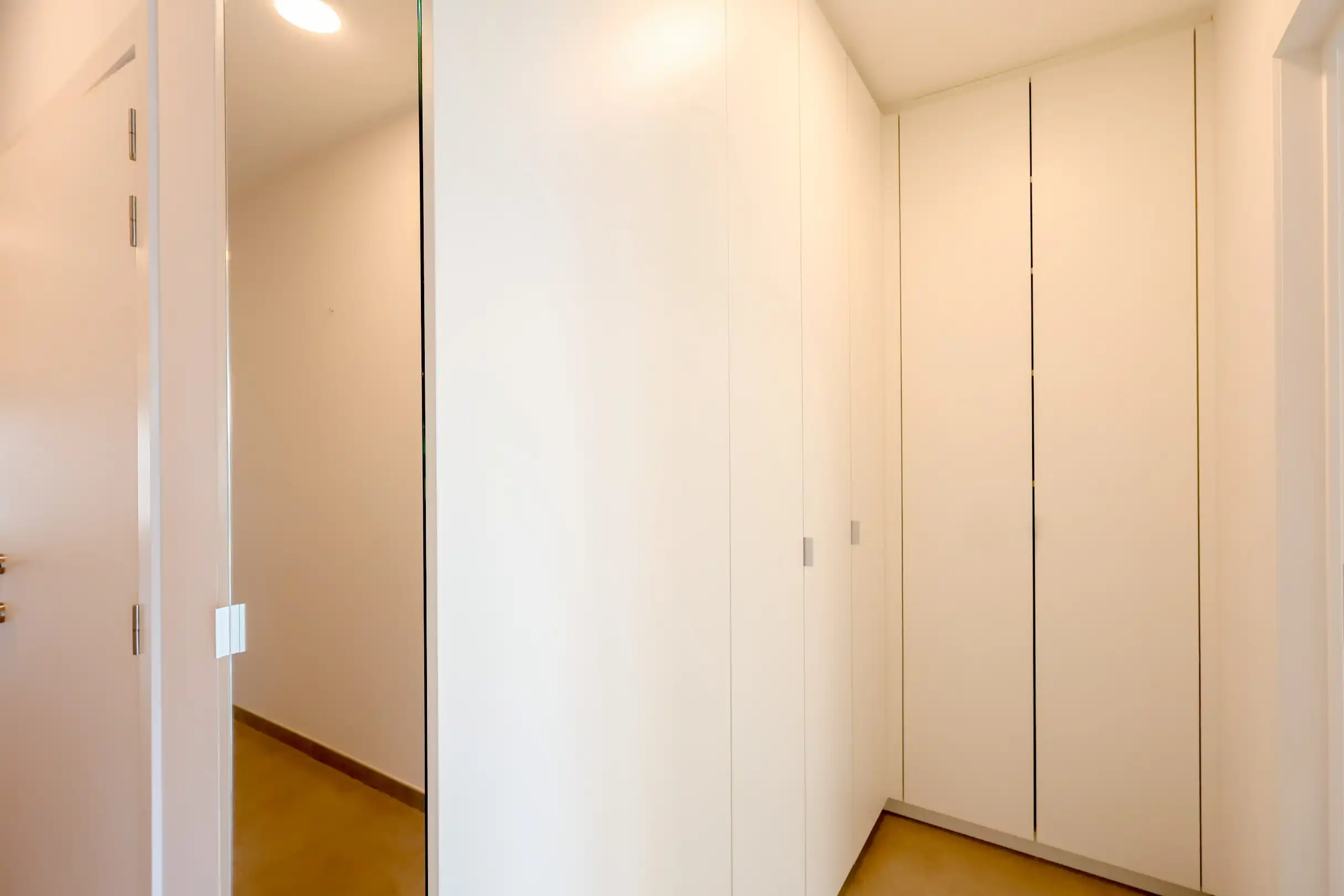 Instapklaar appartement met terras op toplocatie! foto 19