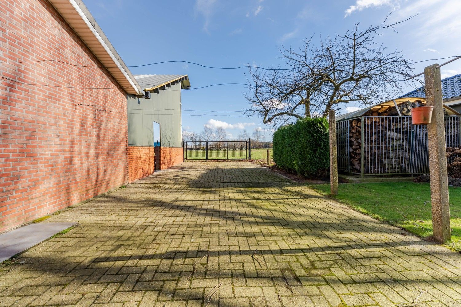 Prachtige hoeve op een ruim perceel van maar liefst 5ha 12a 12ca foto 11