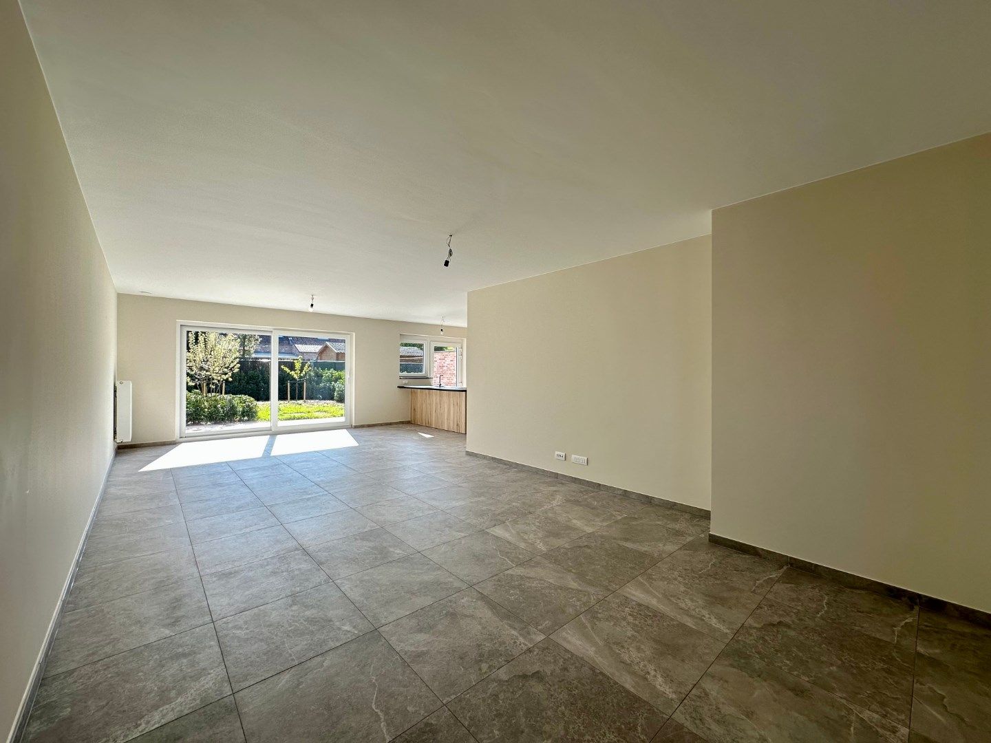 Nieuwbouwwoning in rustige woonwijk foto 2