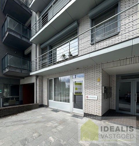 IDEALIS VASTGOED  - Recent gerenoveerd instapklaar appartement met 2 slaapkamers in hartje Neerpelt. Het appartement is gelegen middenin het centrum van Neerpelt op wandelafstand van horeca, shopping en openbaar vervoer! foto 3