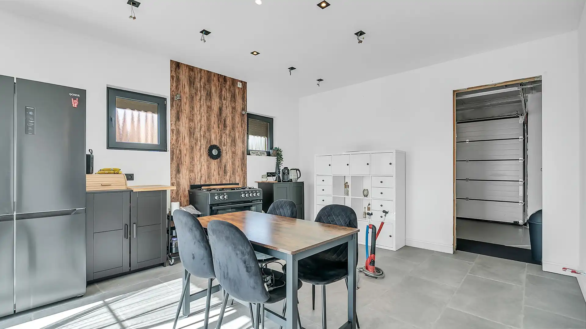 Rustig gelegen energiezuinige woning met 3 slaapkamers op een perceel van 6a foto 12