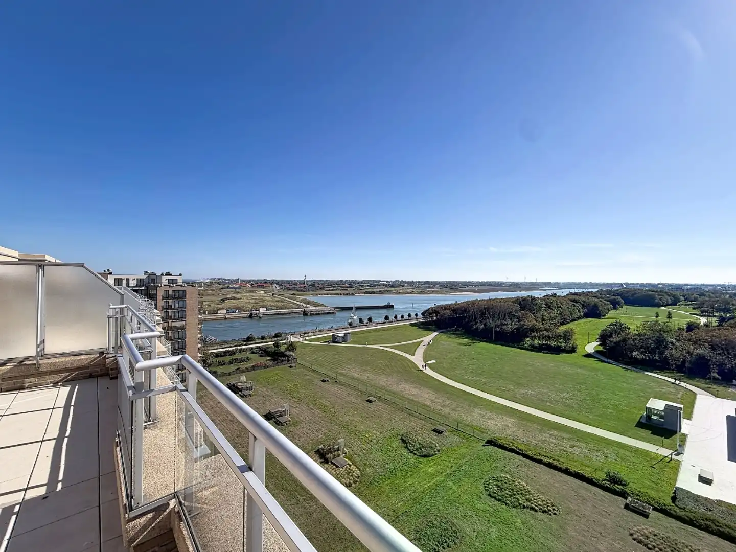 Hoofdfoto van de publicatie: Exclusieve penthouse met panoramisch uitzicht op een toplocatie te Nieuwpoort