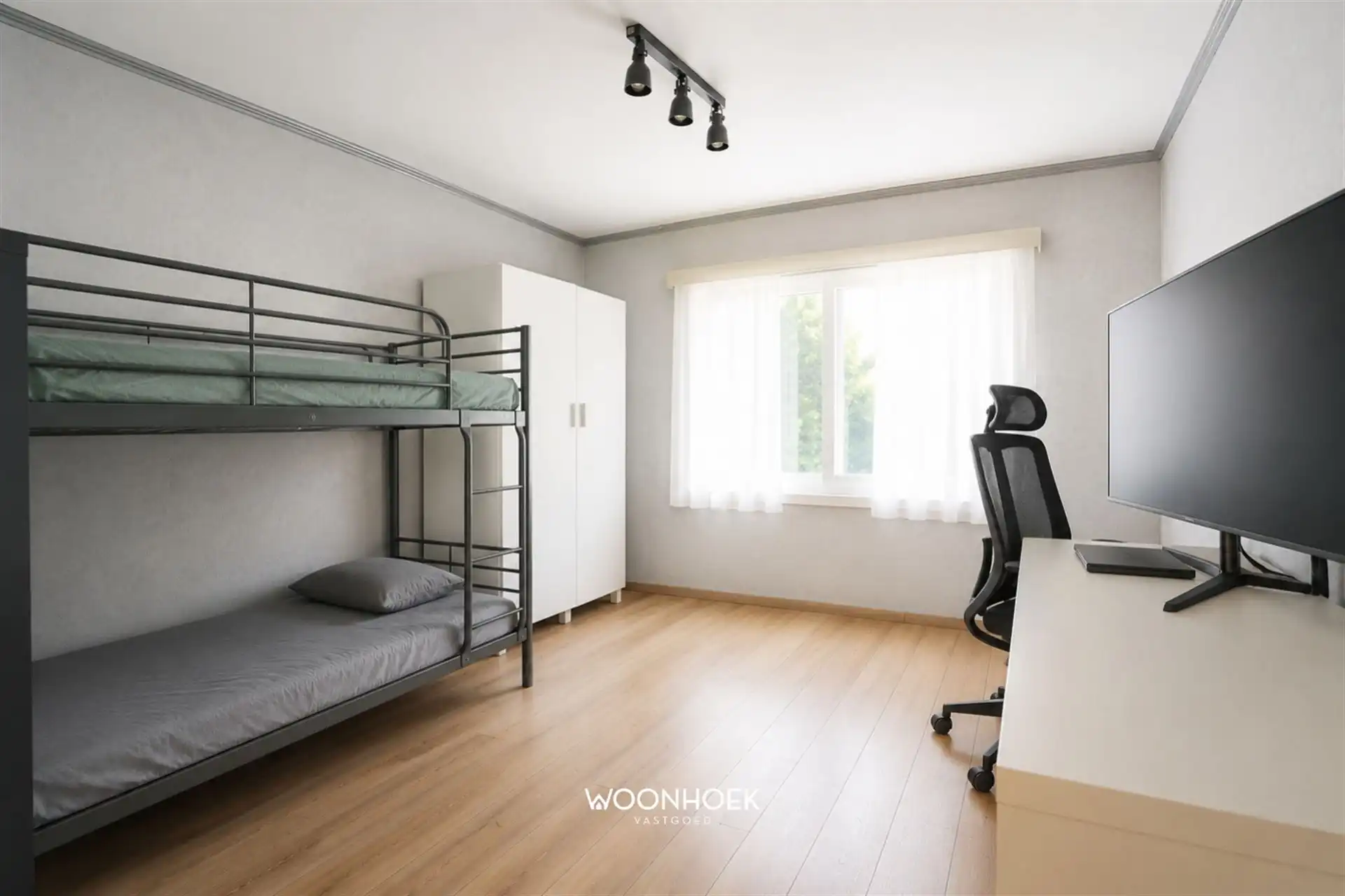 Verrassend ruime woning met 4 slaapkamers en 2 badkamers foto 11