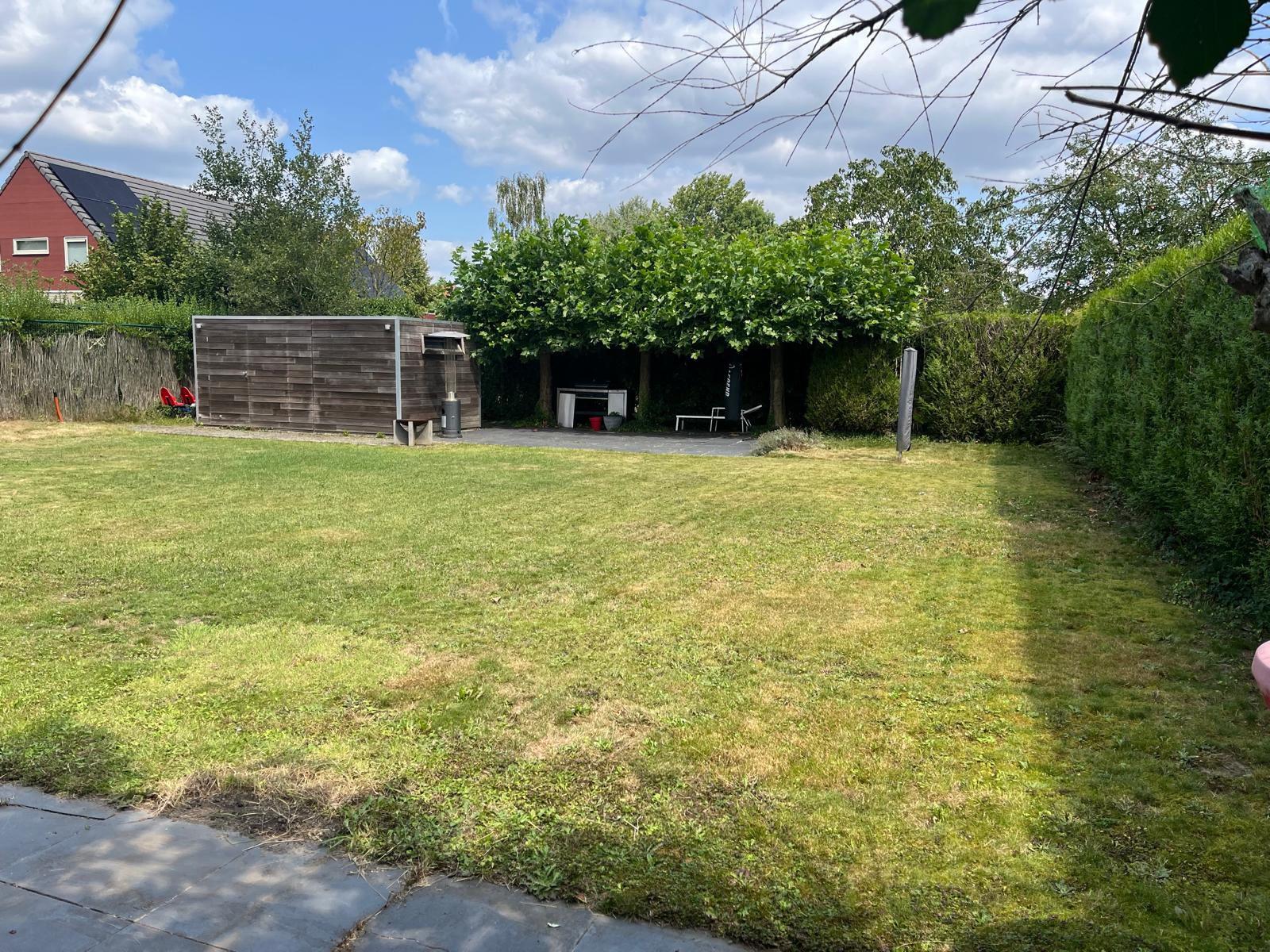 Zeer ruime woning met tuin en garage foto 20