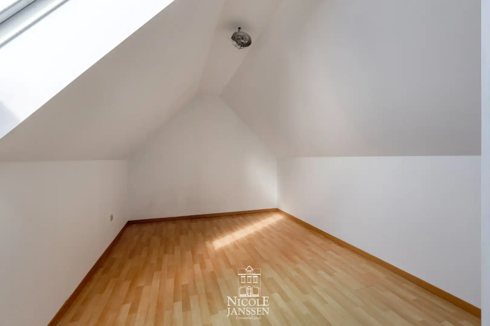 Zeer ruim appartement foto 34