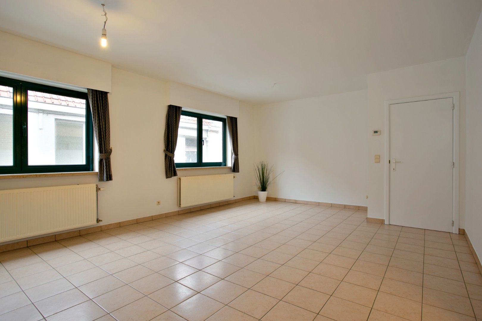 Ruim duplex appartement met twee slaapkamers te koop in Deinze foto 3