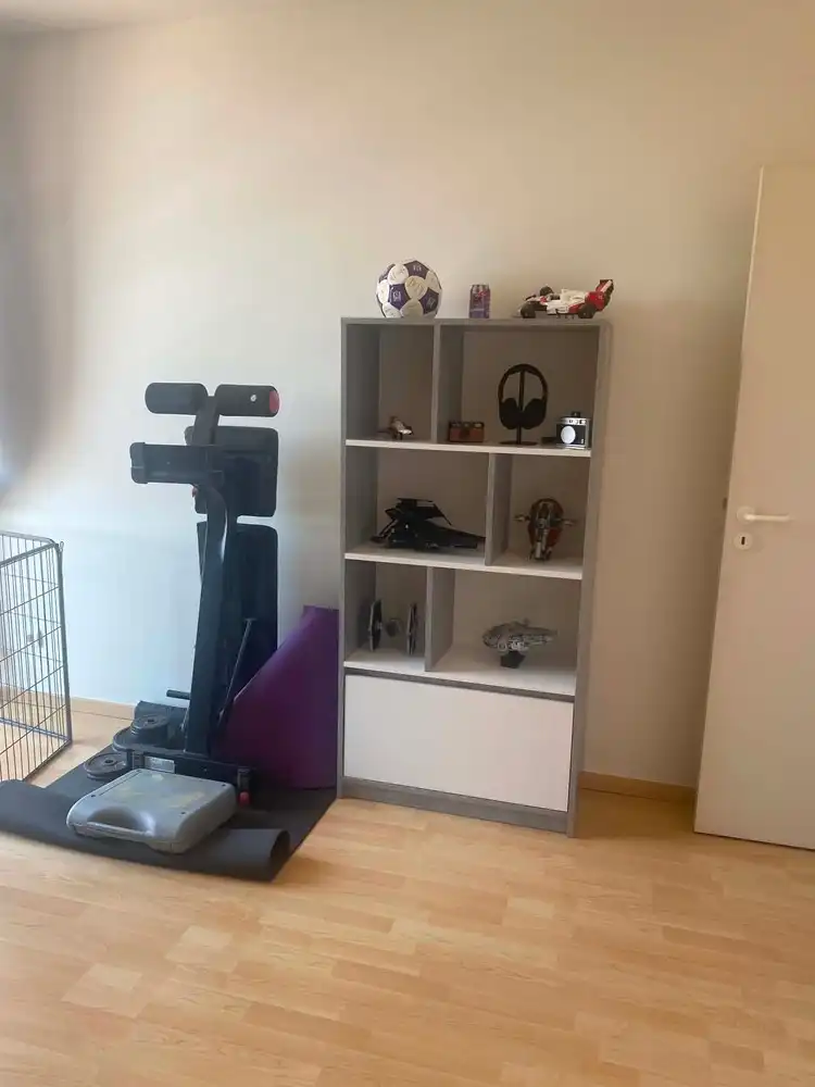Ruim en centraal gelegen appartement met groot terras en 2 autostaanplaatsen foto 8