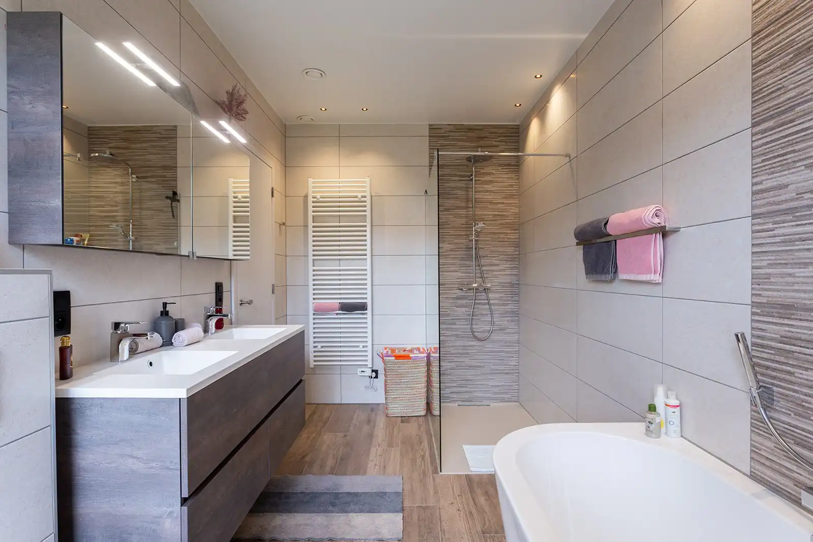 Stijlvol nieuwbouwappartement in idyllisch binnengebied foto 23