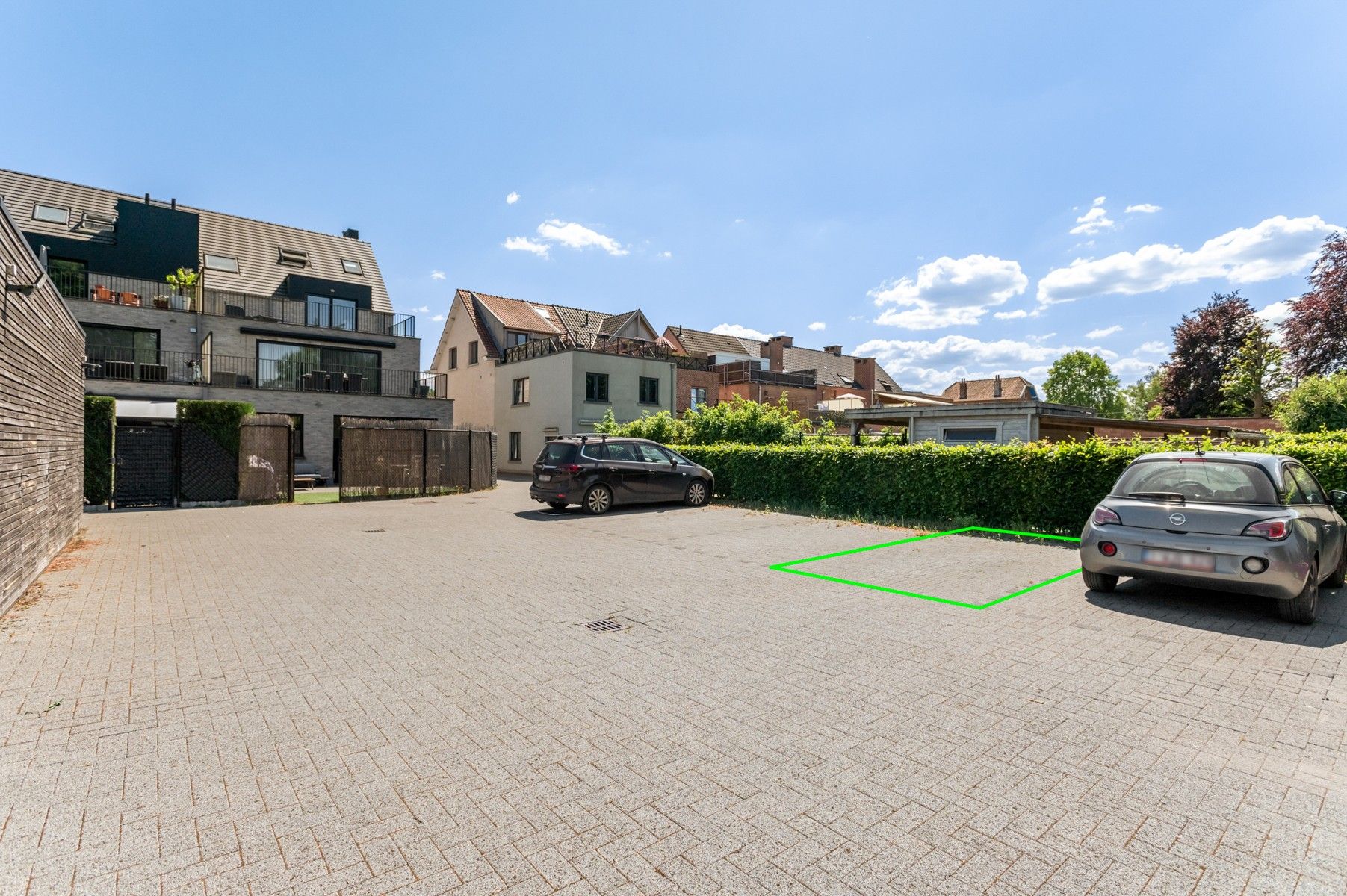 Instapklaar gelijkvloersappartement met tuin foto 3