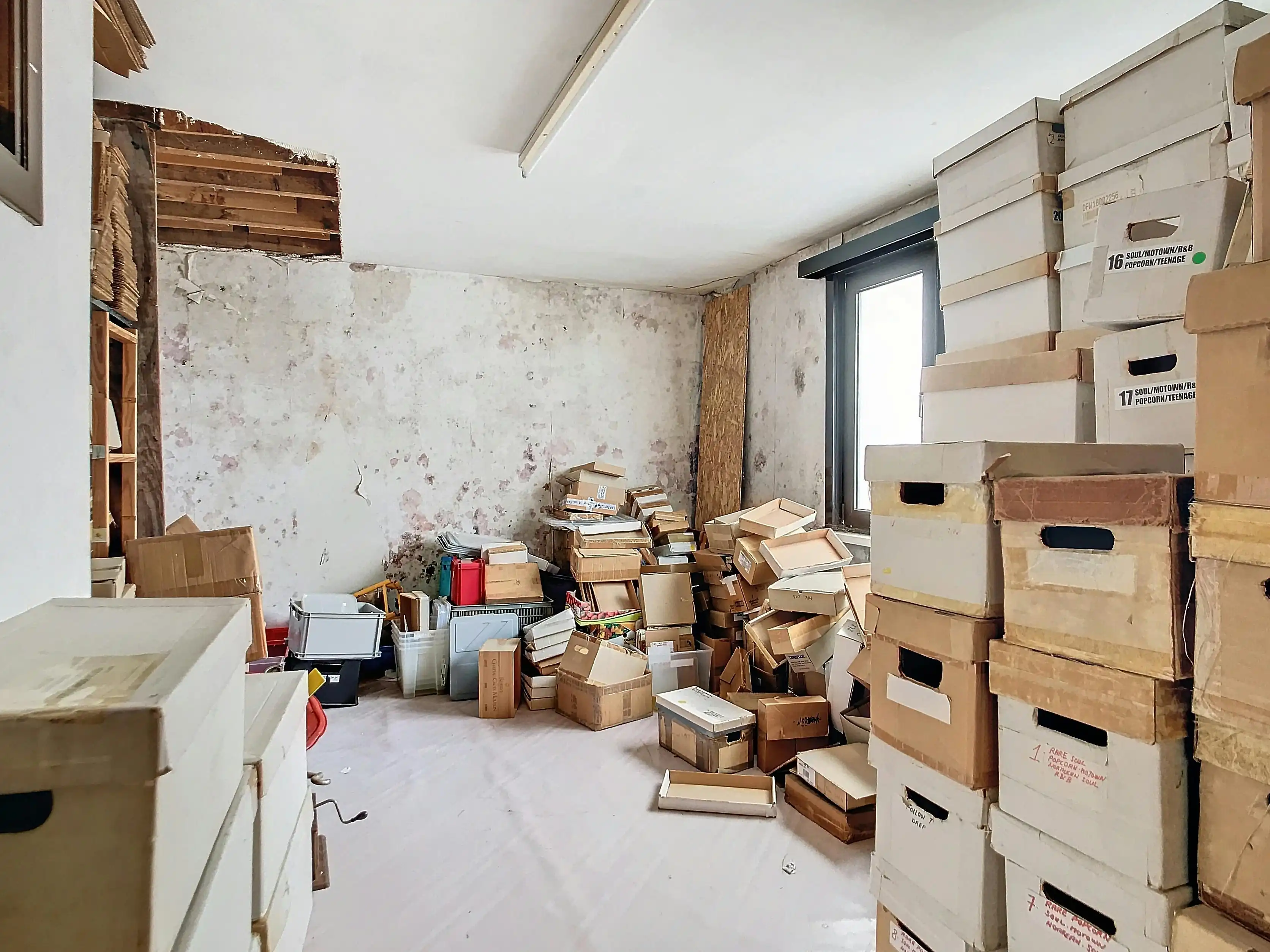 Te renoveren winkel of woning te Kruibeke foto 14