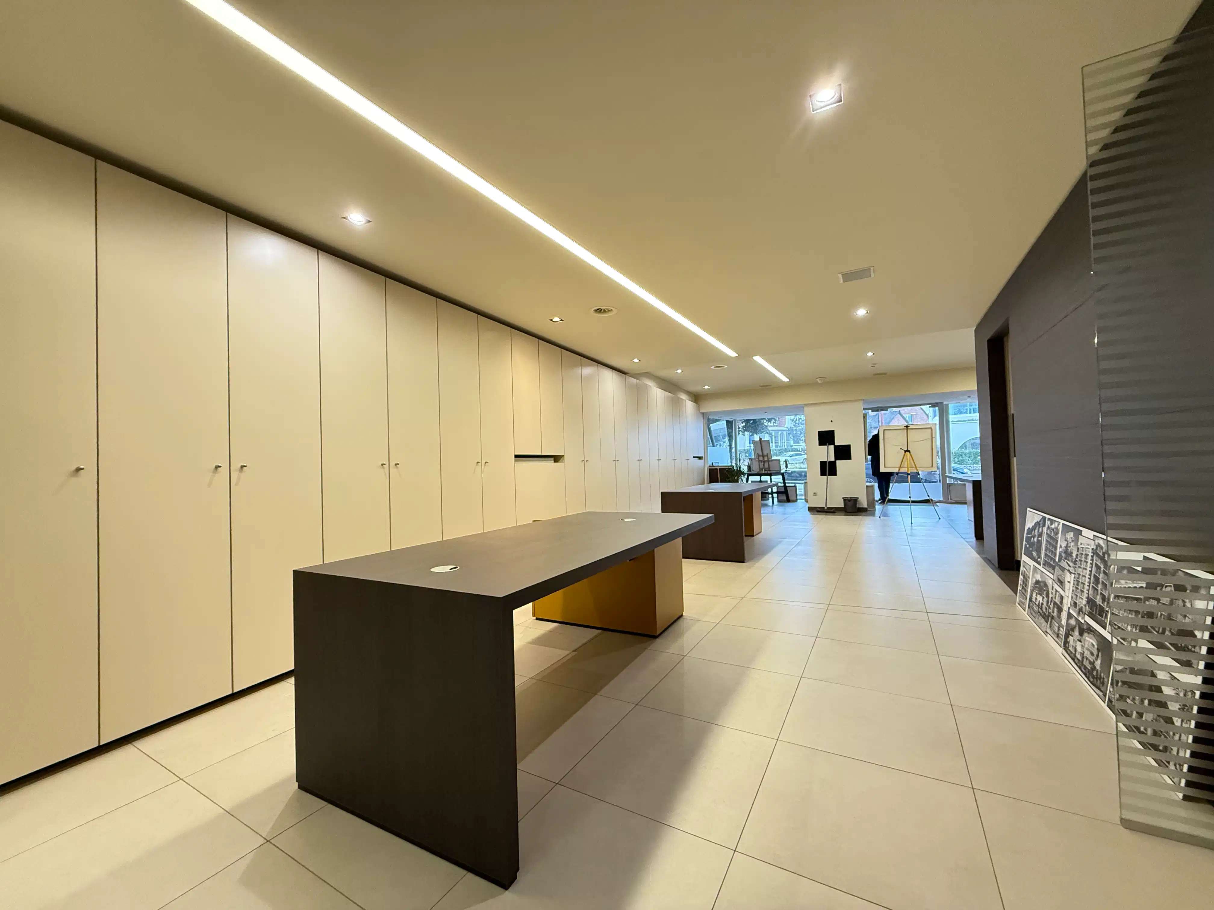 Modern handelsgelijkvloers 86m² foto 4